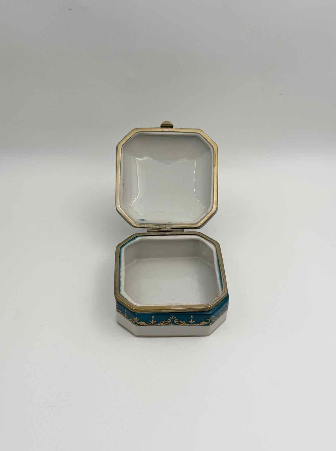 Vintage Octagonal Turquoise Floral Porcelain Trinket Box Gold Trim