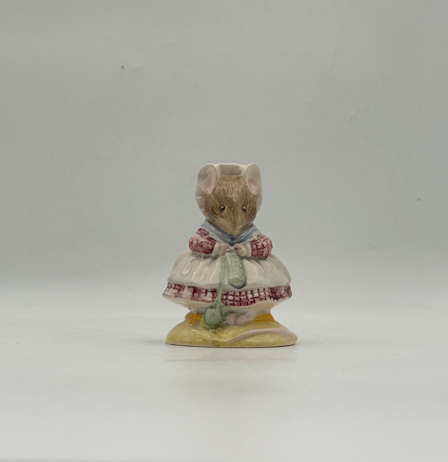 Royal Albert Beatrix Potter Figurine- The Old Woman Who Lived In A Shoe Knitting