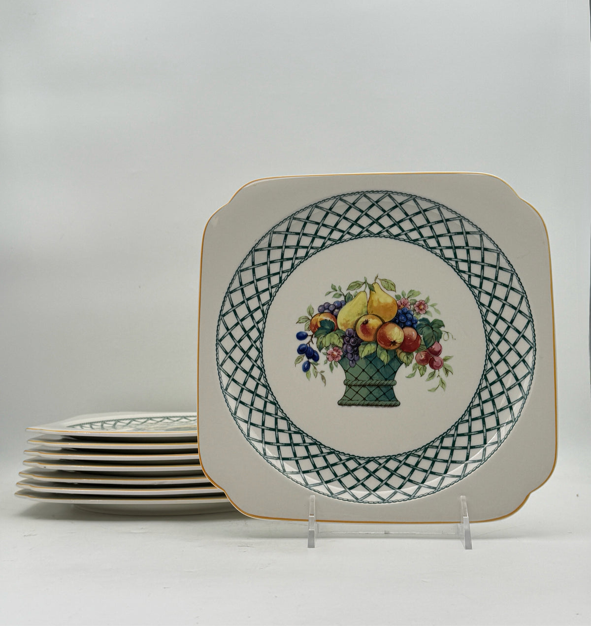 Villeroy and Boch Basket Dinnerware Set- 16 Plate Set