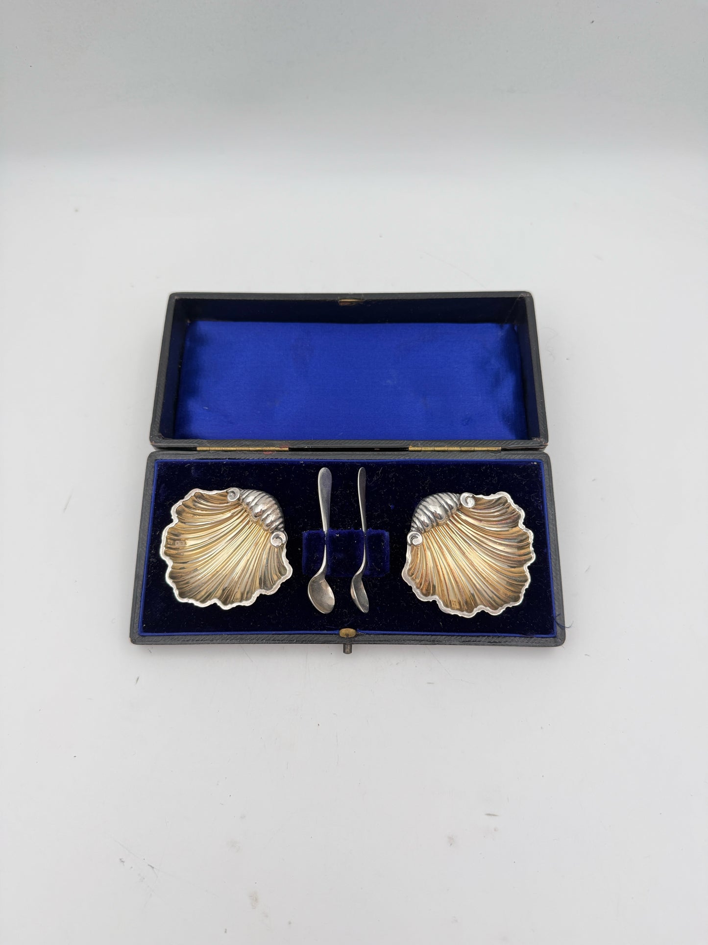 Antique Boxed Sterling Silver Seashell Salt Cellars And Spoons Set