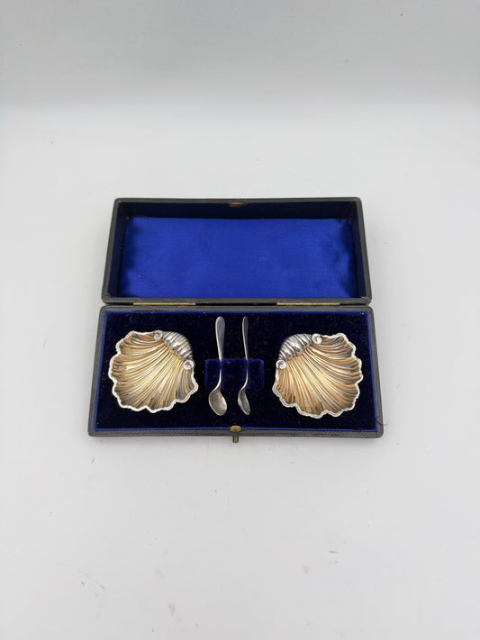 Antique Boxed Sterling Silver Seashell Salt Cellars And Spoons Set