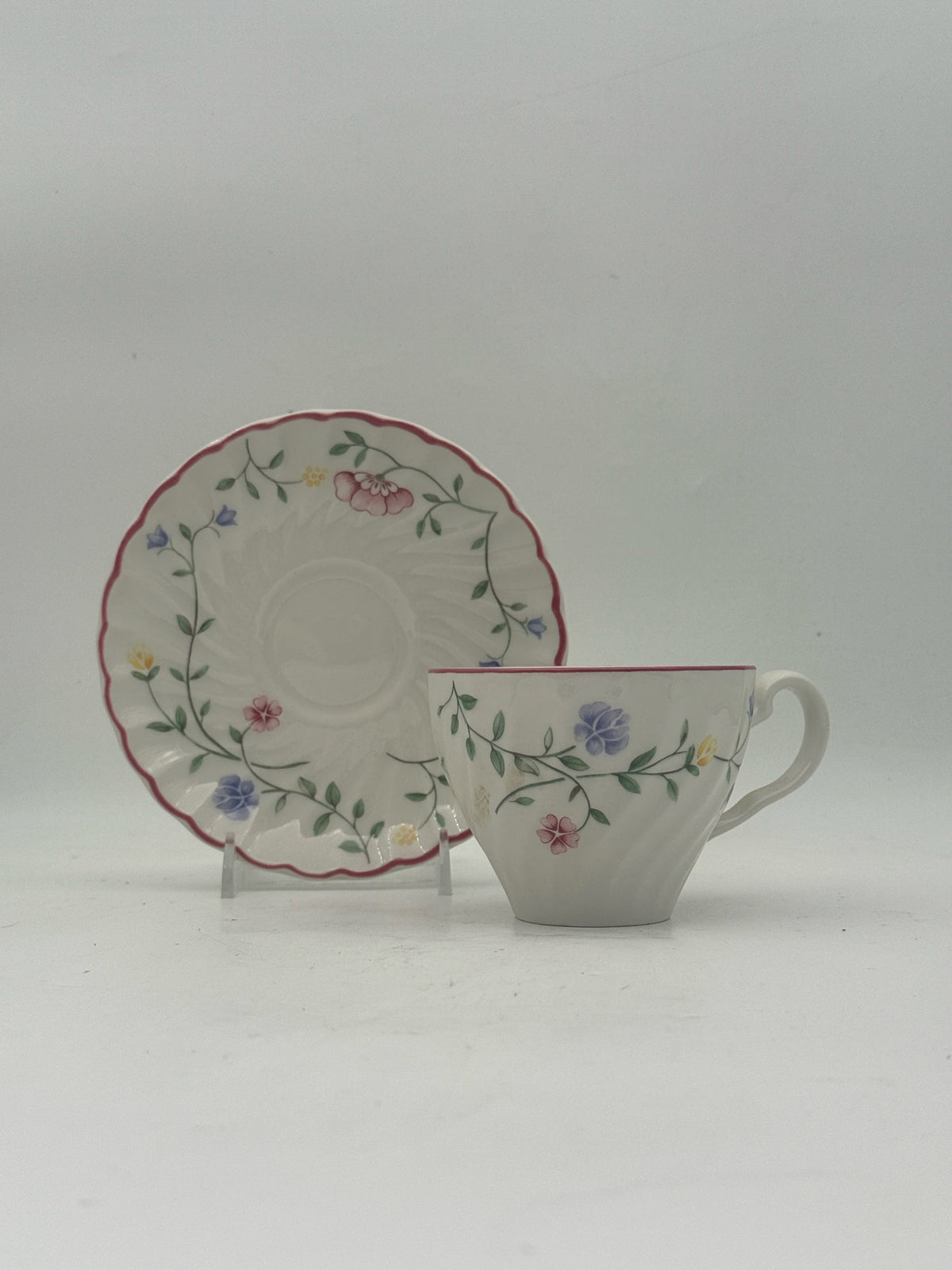 Johnson Bros "Summer Chintz" Dinnerware Service For 4- 20 Pieces
