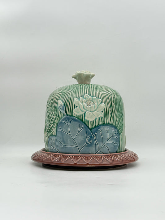 Majolica Lotus Flower Covered Cheese Dome
