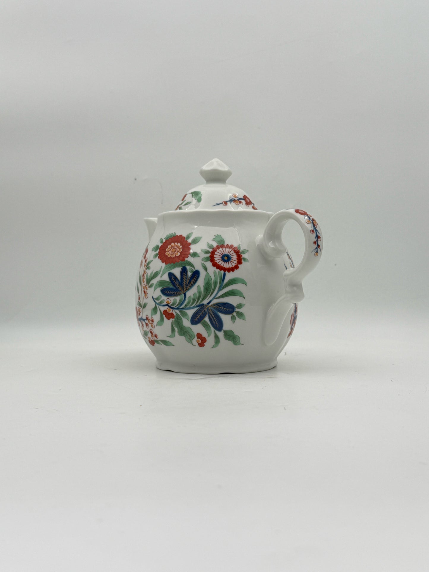Smithsonian Institute Kakiemon Style Teapot