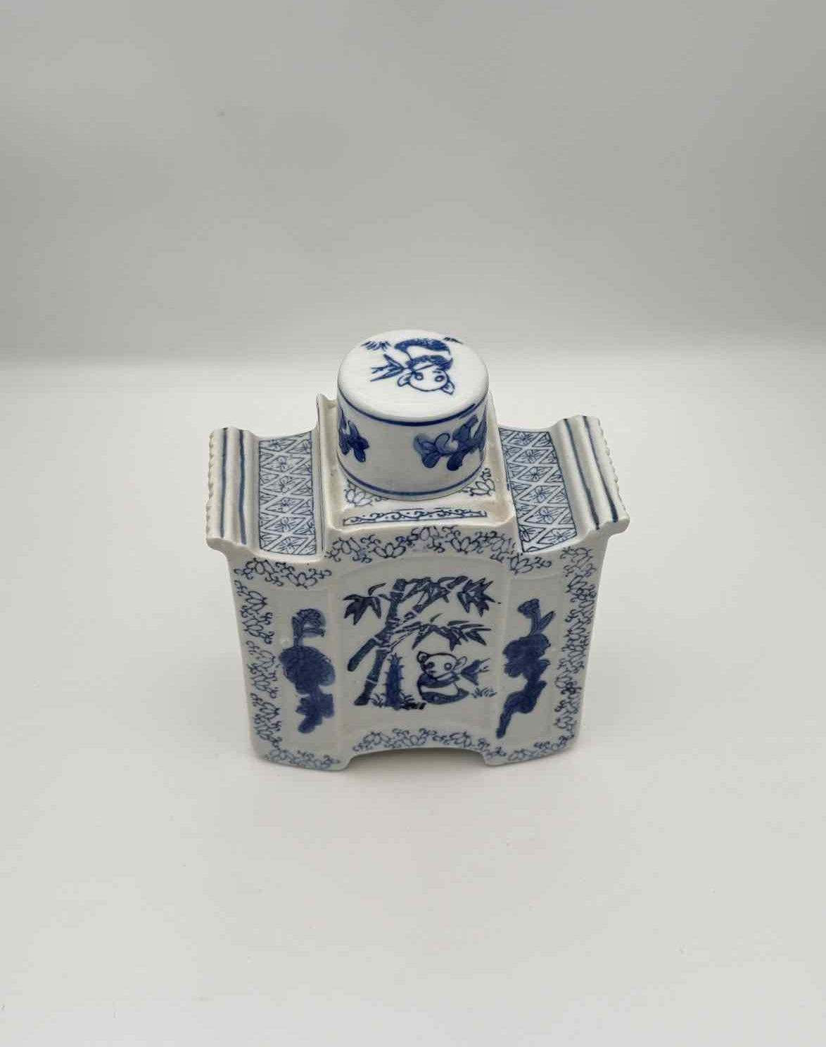 Vintage Chinese Blue Porcelain Panda Bamboo Tea Caddy Lid Storage Jar