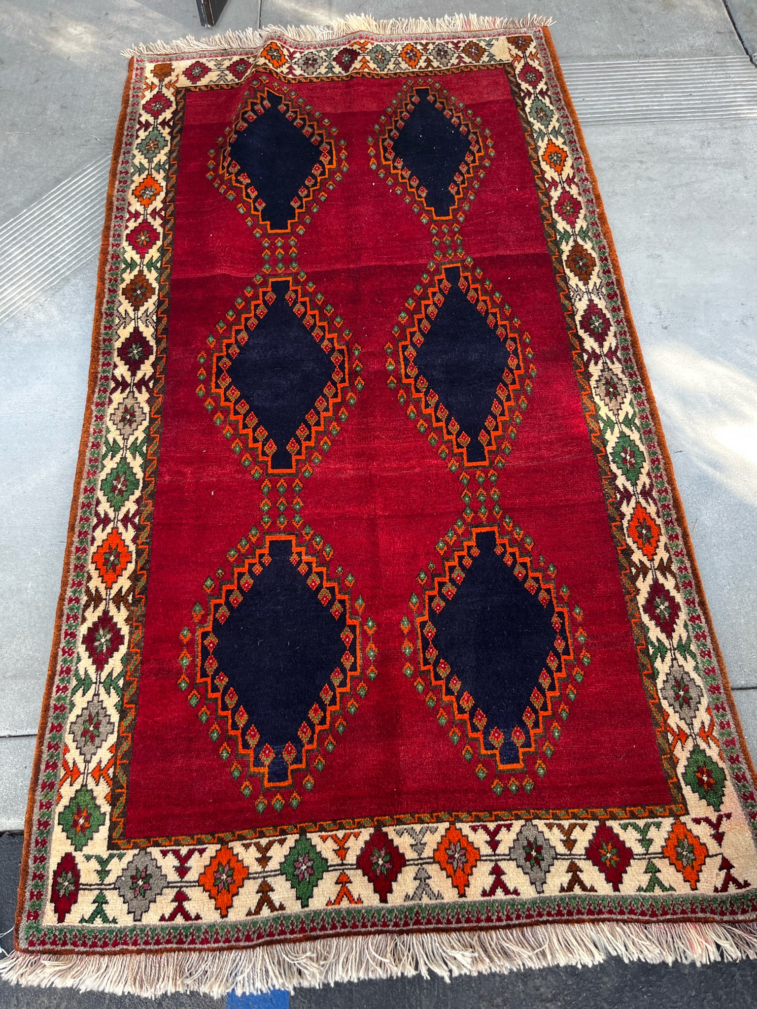Vintage Shiraz Persian Rug – Hand-Knotted Wool Tribal Geometric Design