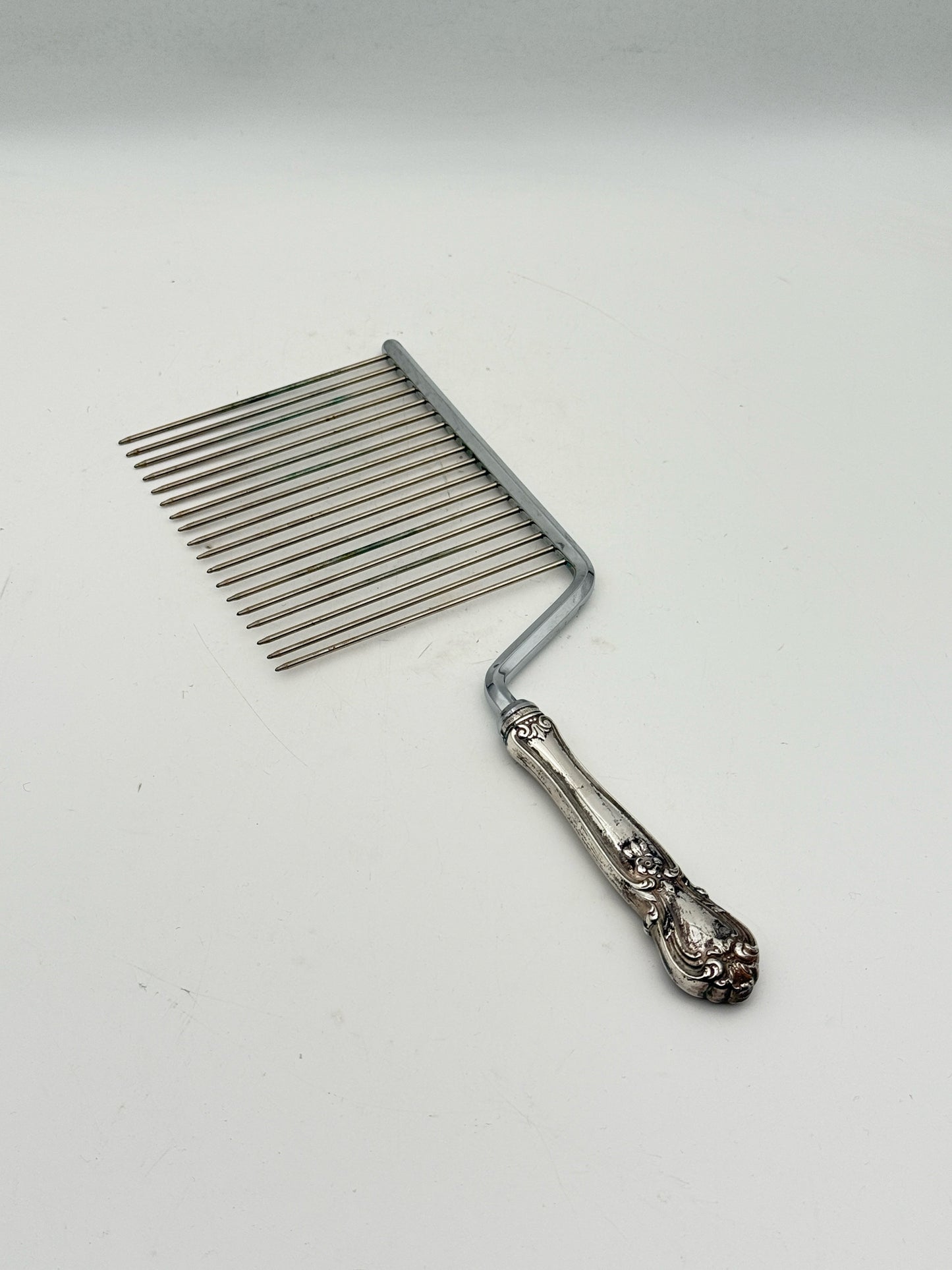 Vintage Sterling Silver Handled Cake Breaker