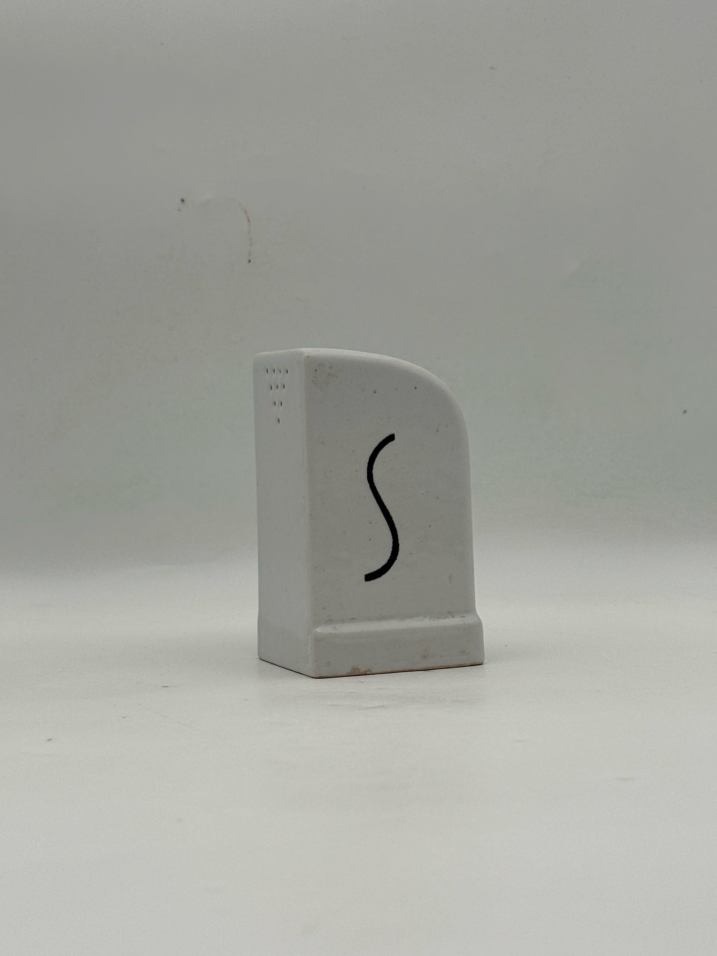 Vintage O'Keefe And Merritt Salt And Pepper Shaker Set