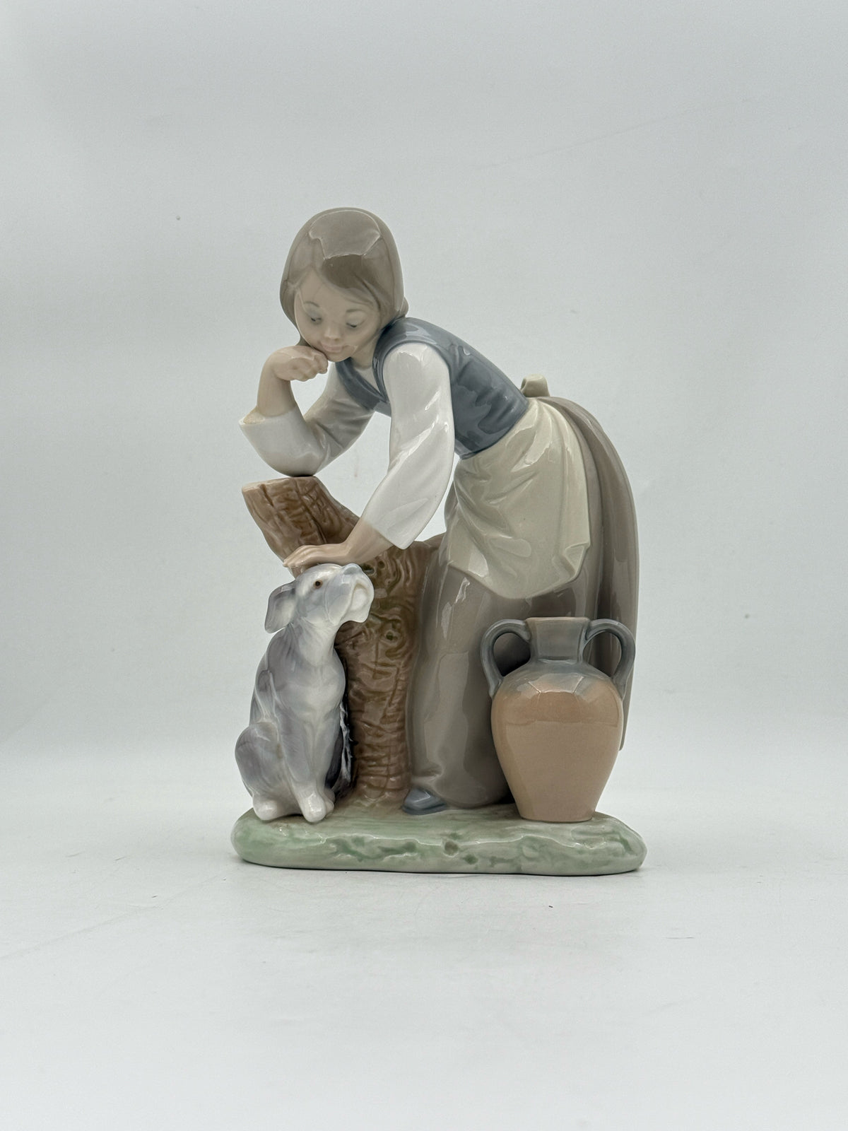 Lladro "Caress and Rest" By Juan Huerta