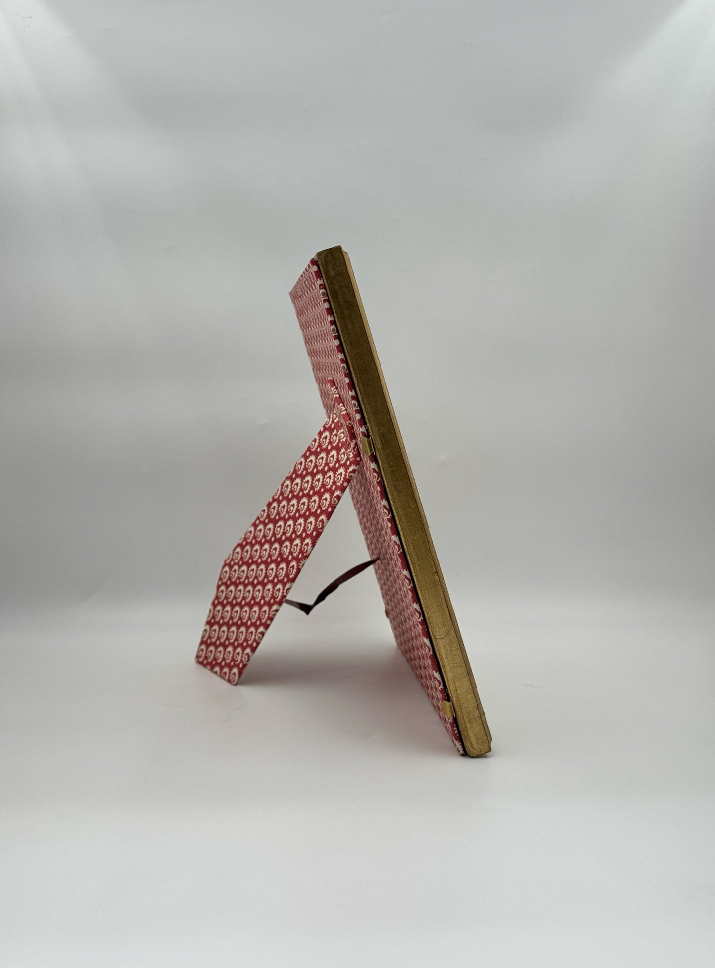 Pavoni Ornate Embossed Gold Frame – Handcrafted Italian 8" x 10" Photo Frame