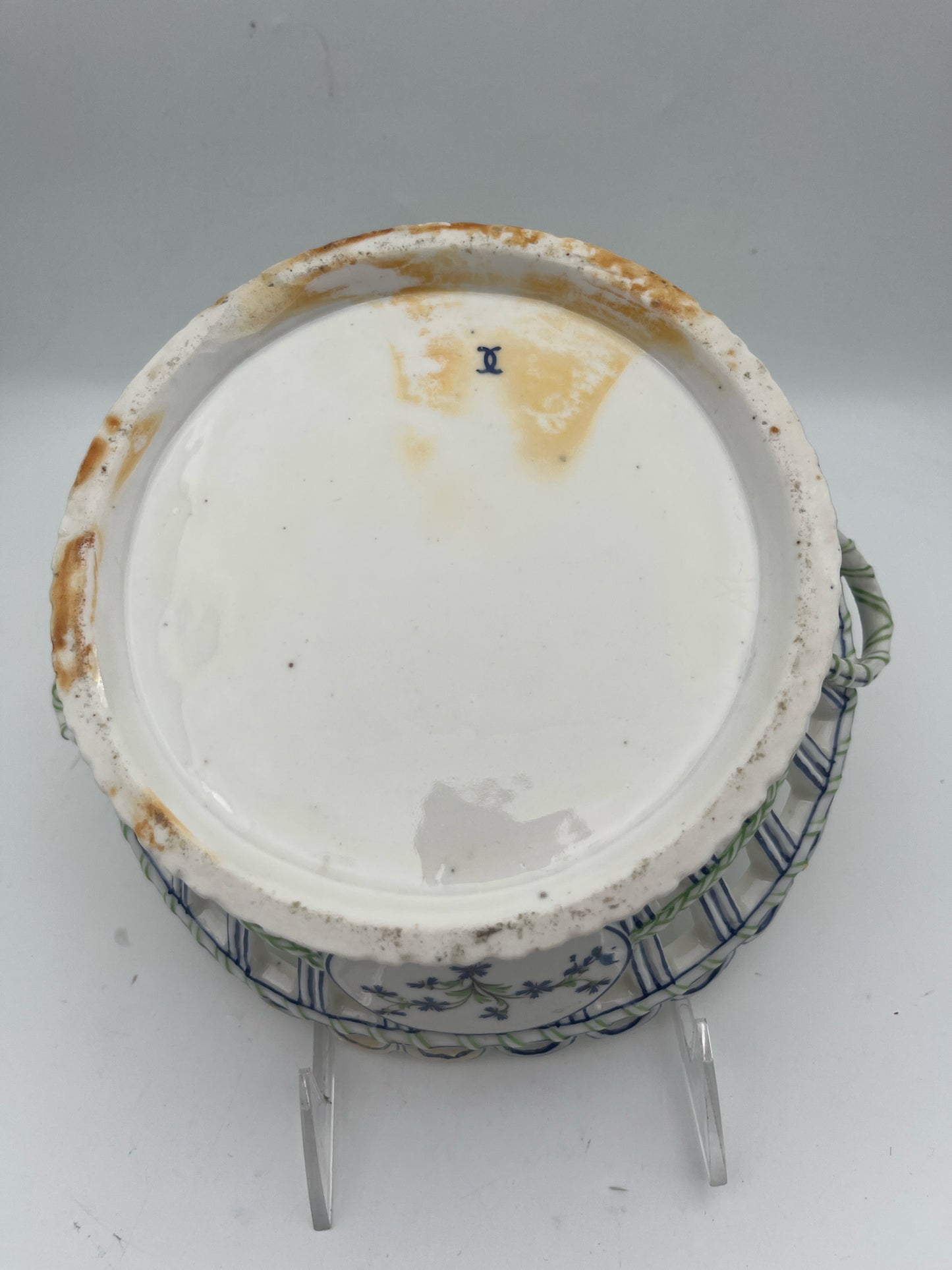 Niderville Scalloped  Bowl with underplate