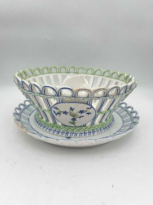 Niderville Scalloped  Bowl with underplate