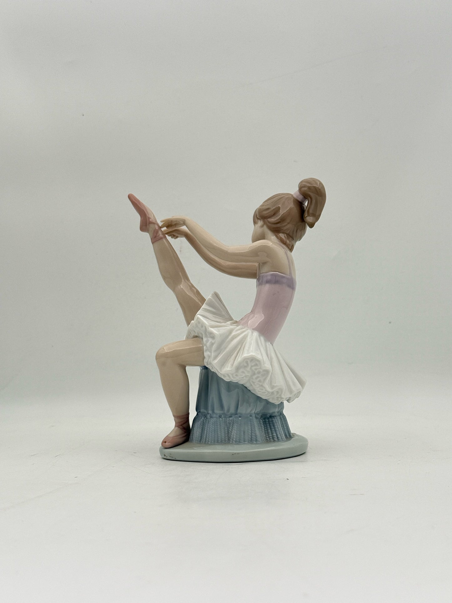 Lladro Figurine "Tuesday's Child" Figurine