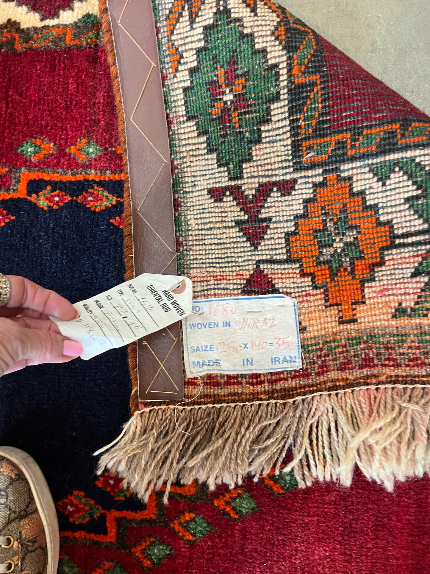 Vintage Shiraz Persian Rug – Hand-Knotted Wool Tribal Geometric Design