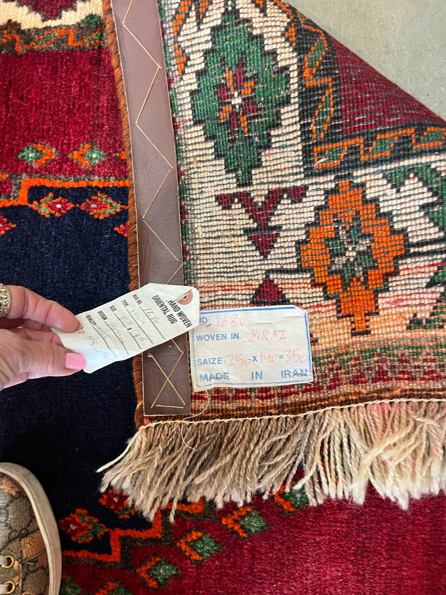 Vintage Shiraz Persian Rug – Hand-Knotted Wool Tribal Geometric Design