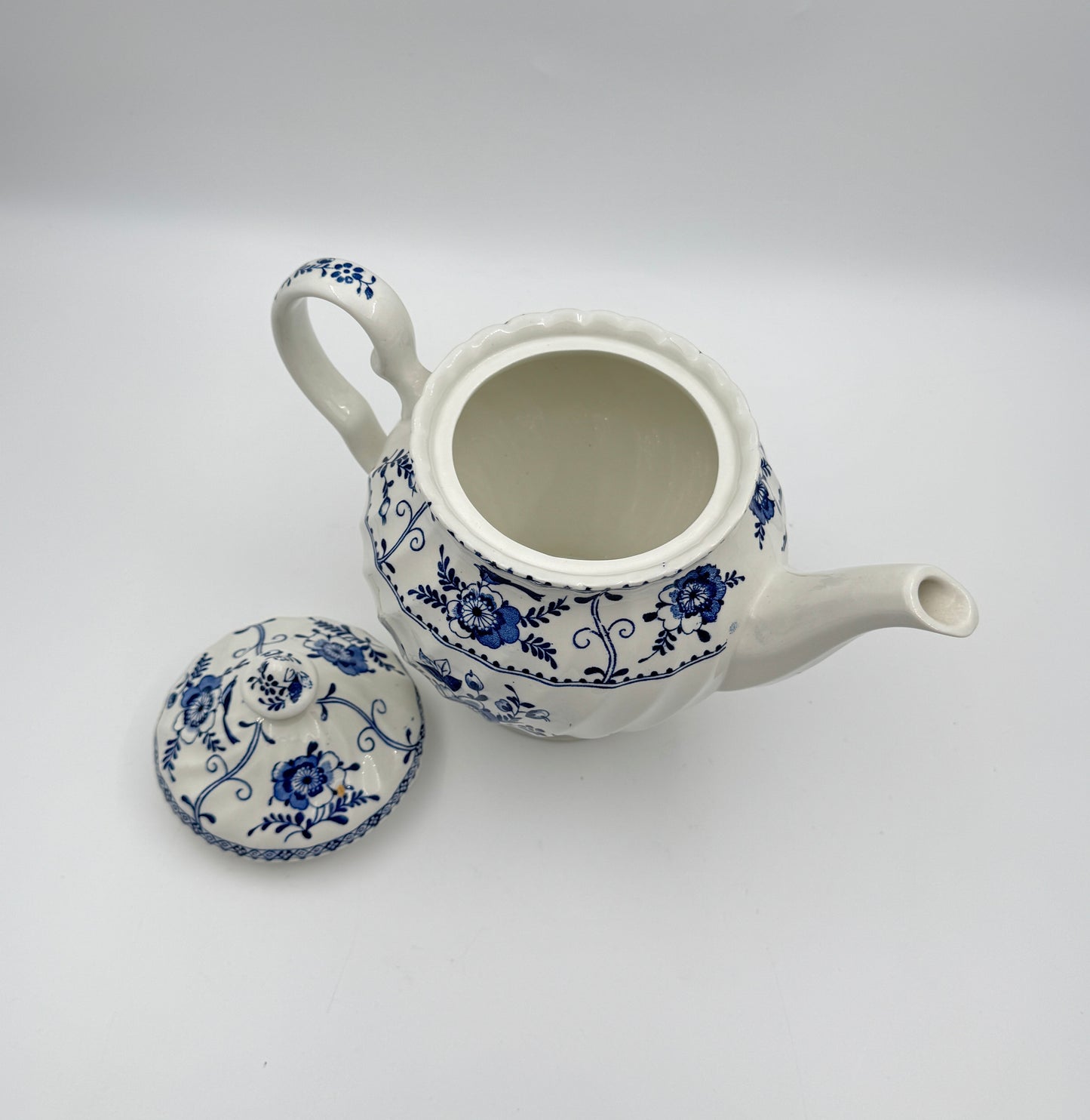 Johnson Bros. “Indies” Teapot – Blue Floral Ironstone – Made in England