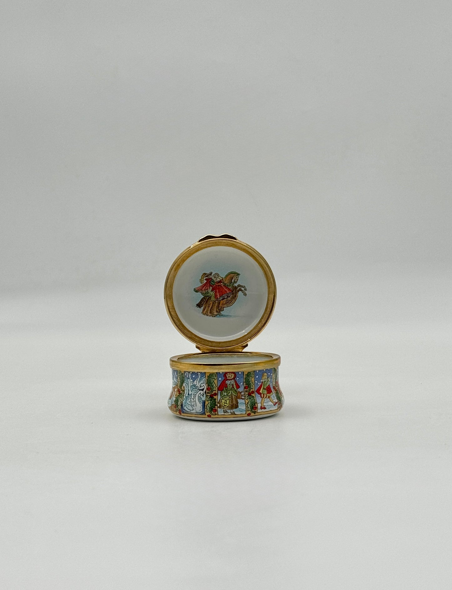 Halcyon Days Enamel Box “Home Is Where the Heart Is” – England