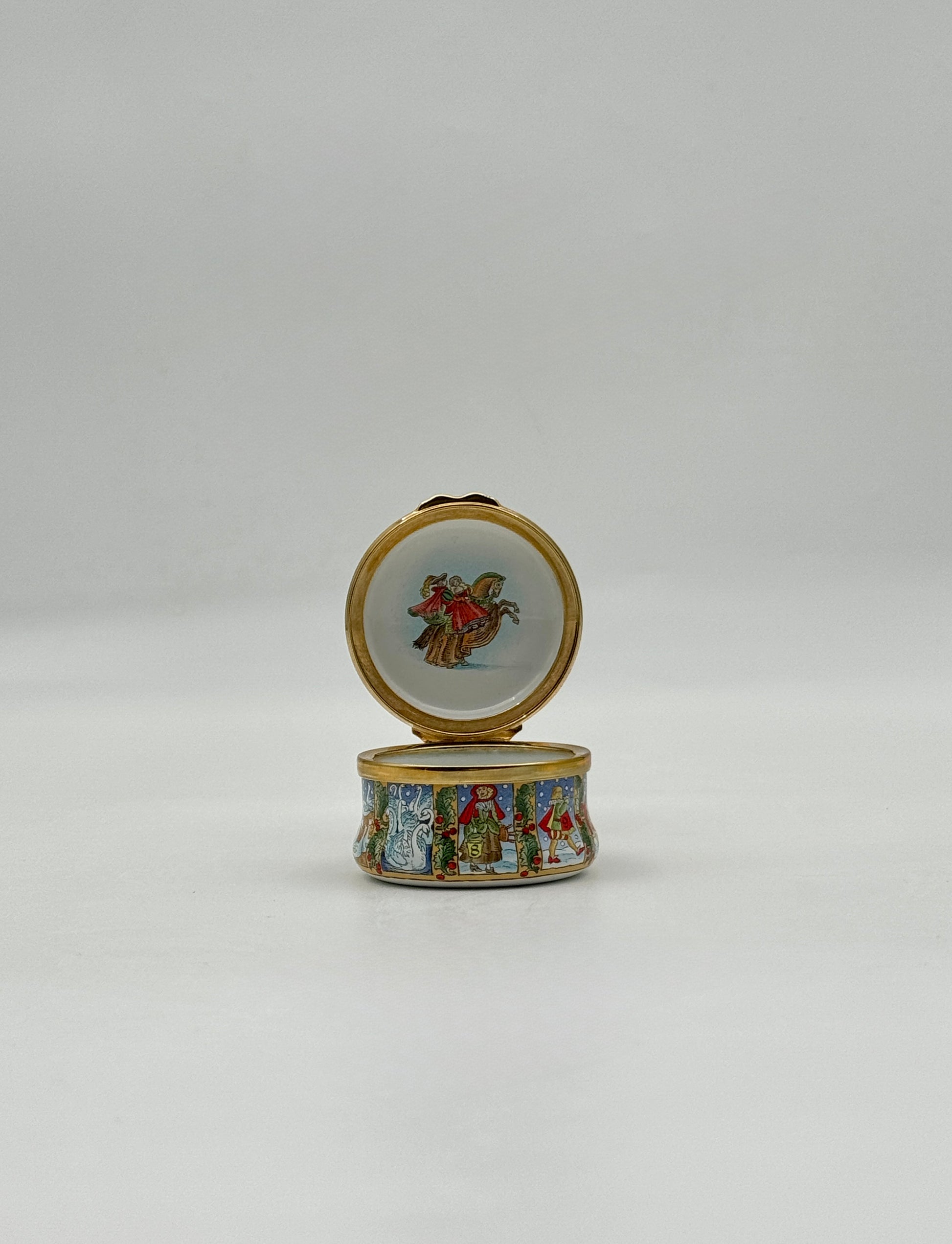 Halcyon Days Enamel Box “Home Is Where the Heart Is” – England