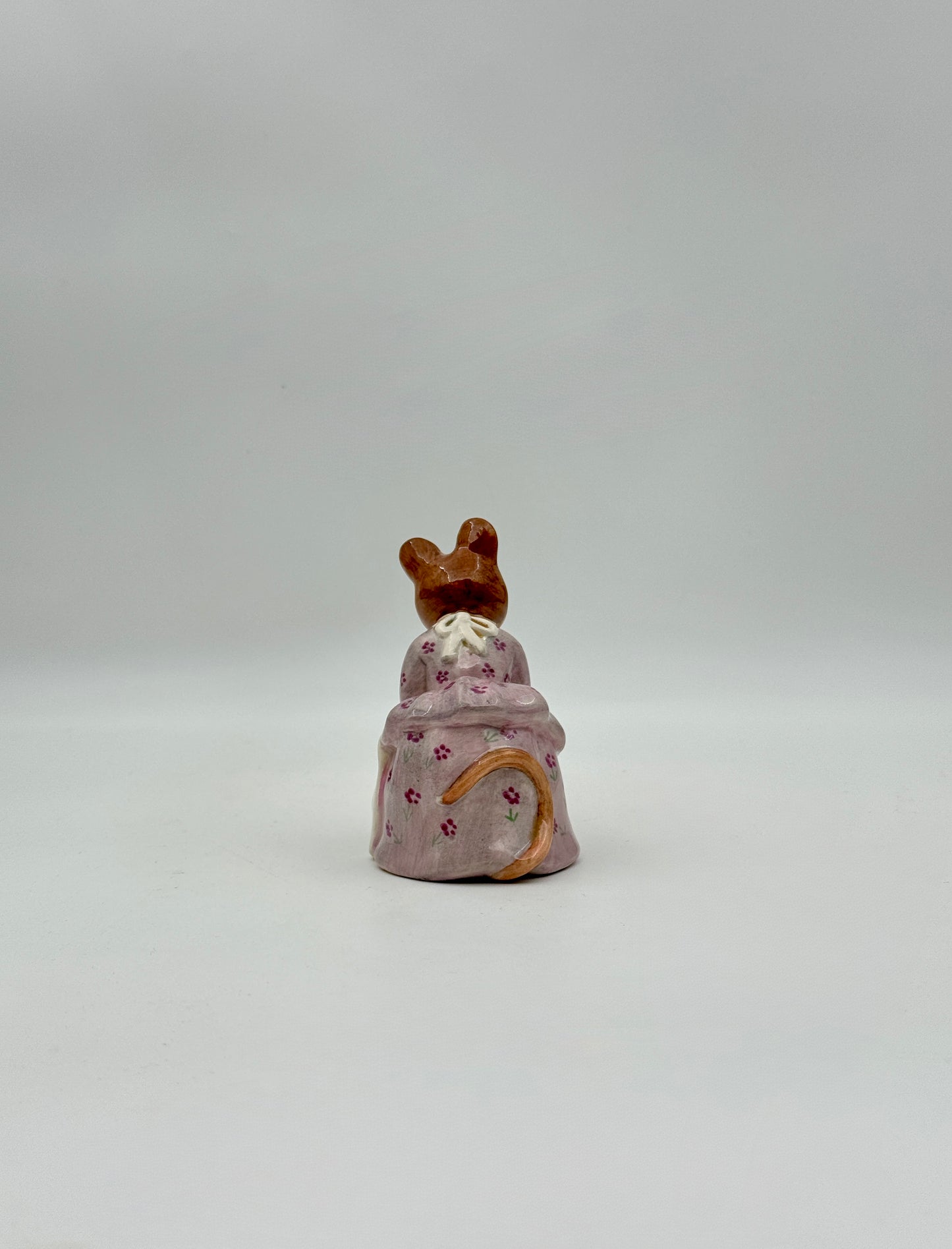 Beatrix Potter “Hunca Munca Sweeping” Porcelain Figurine – Beswick UK