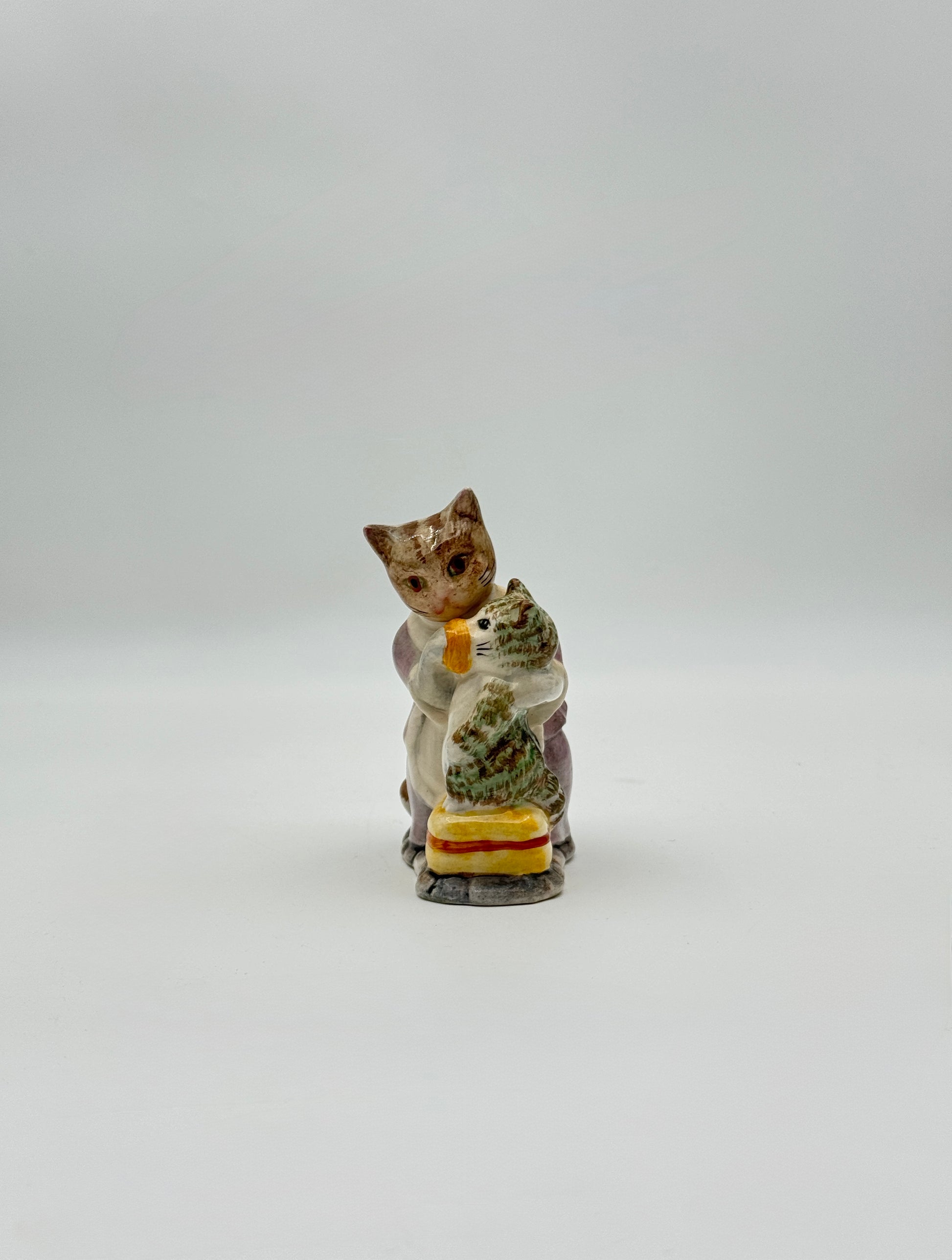 Beatrix Potter “Tabitha Twitchit & Miss Moppet” Figurine – Beswick England