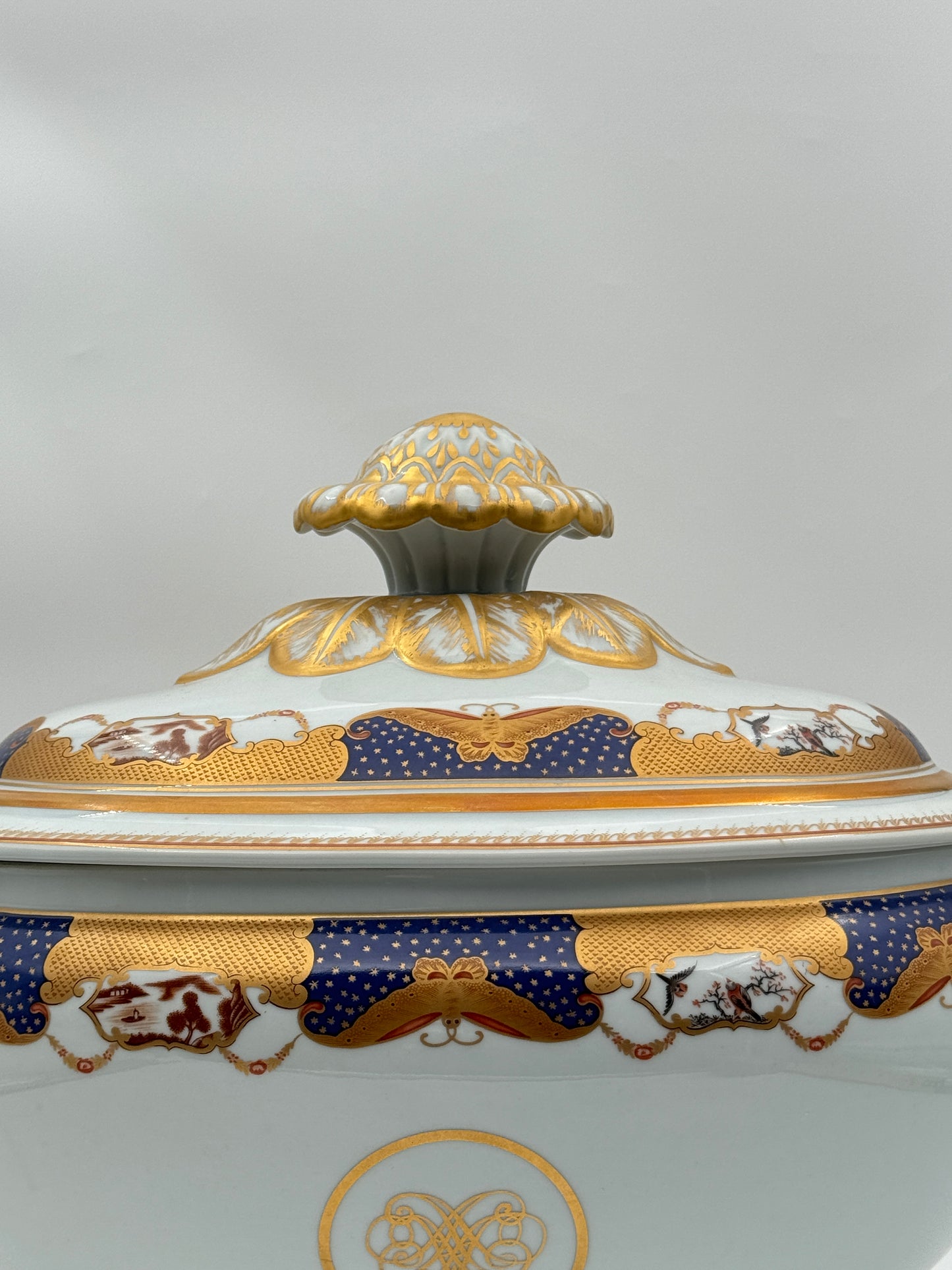 Elegant Mottahedeh “Golden Butterfly” Soup Tureen & Platter – Portugal