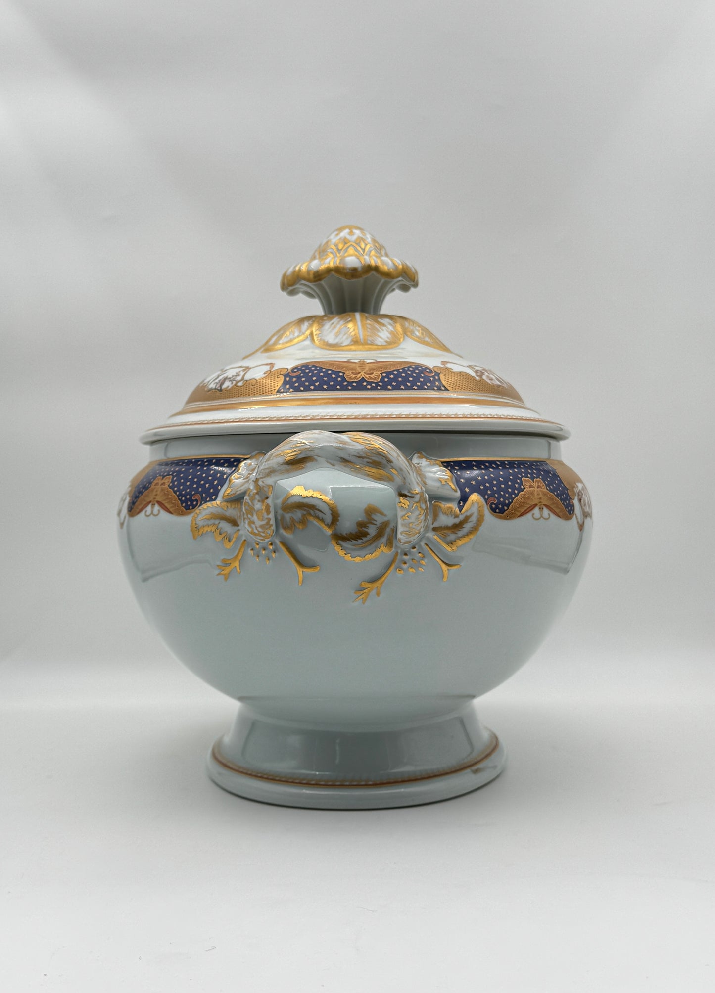 Elegant Mottahedeh “Golden Butterfly” Soup Tureen & Platter – Portugal