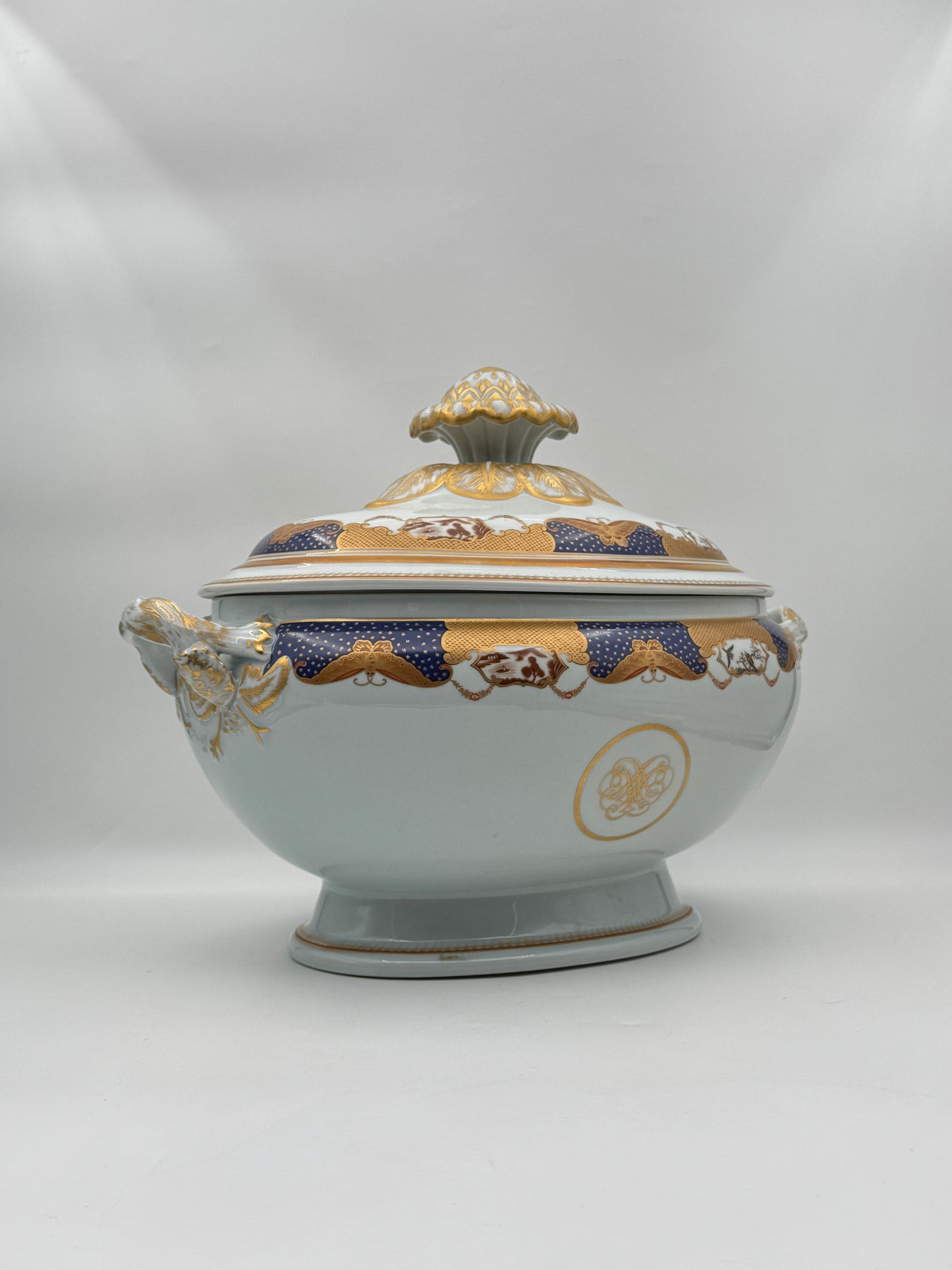 Elegant Mottahedeh “Golden Butterfly” Soup Tureen & Platter – Portugal