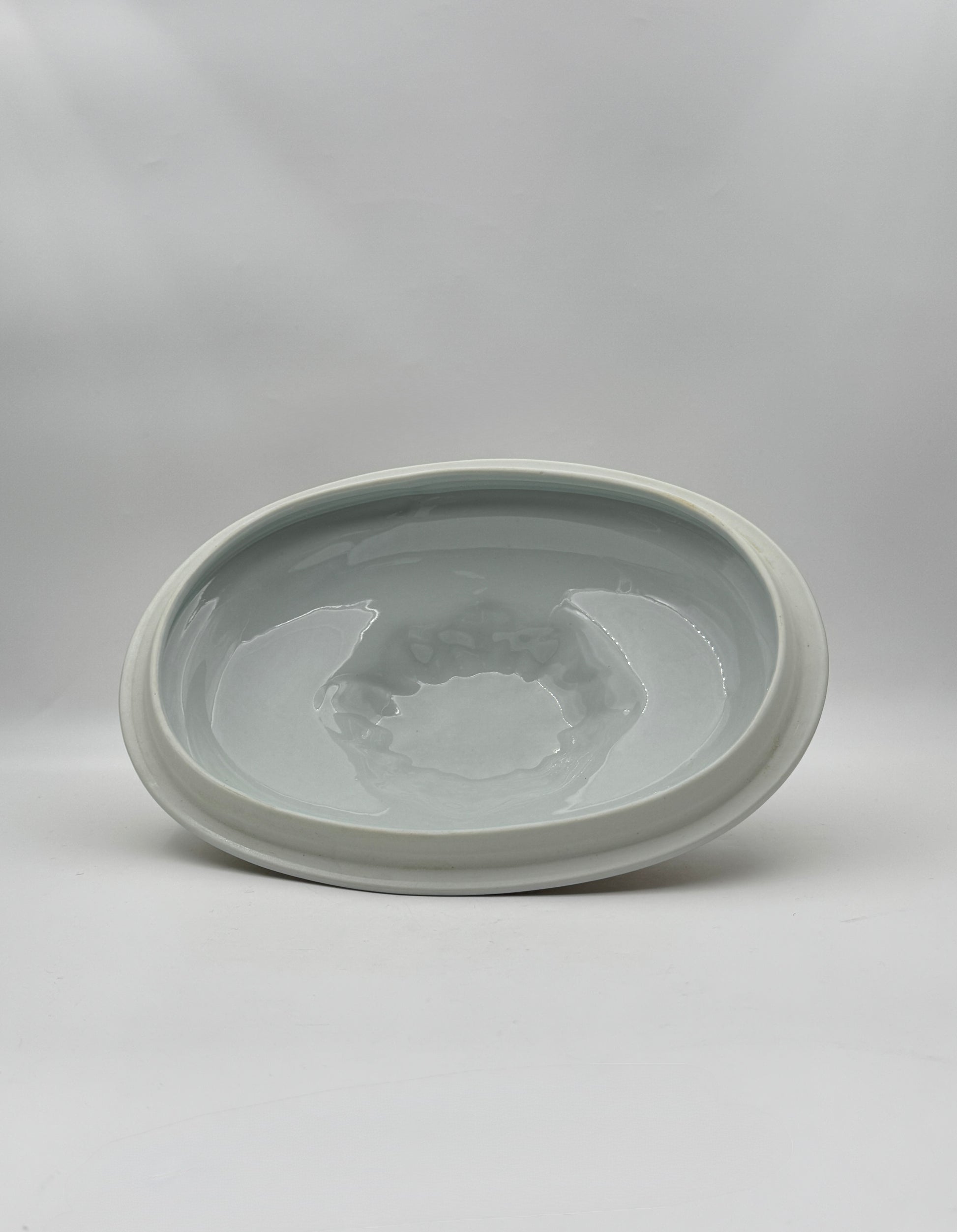 Elegant Mottahedeh “Golden Butterfly” Soup Tureen & Platter – Portugal