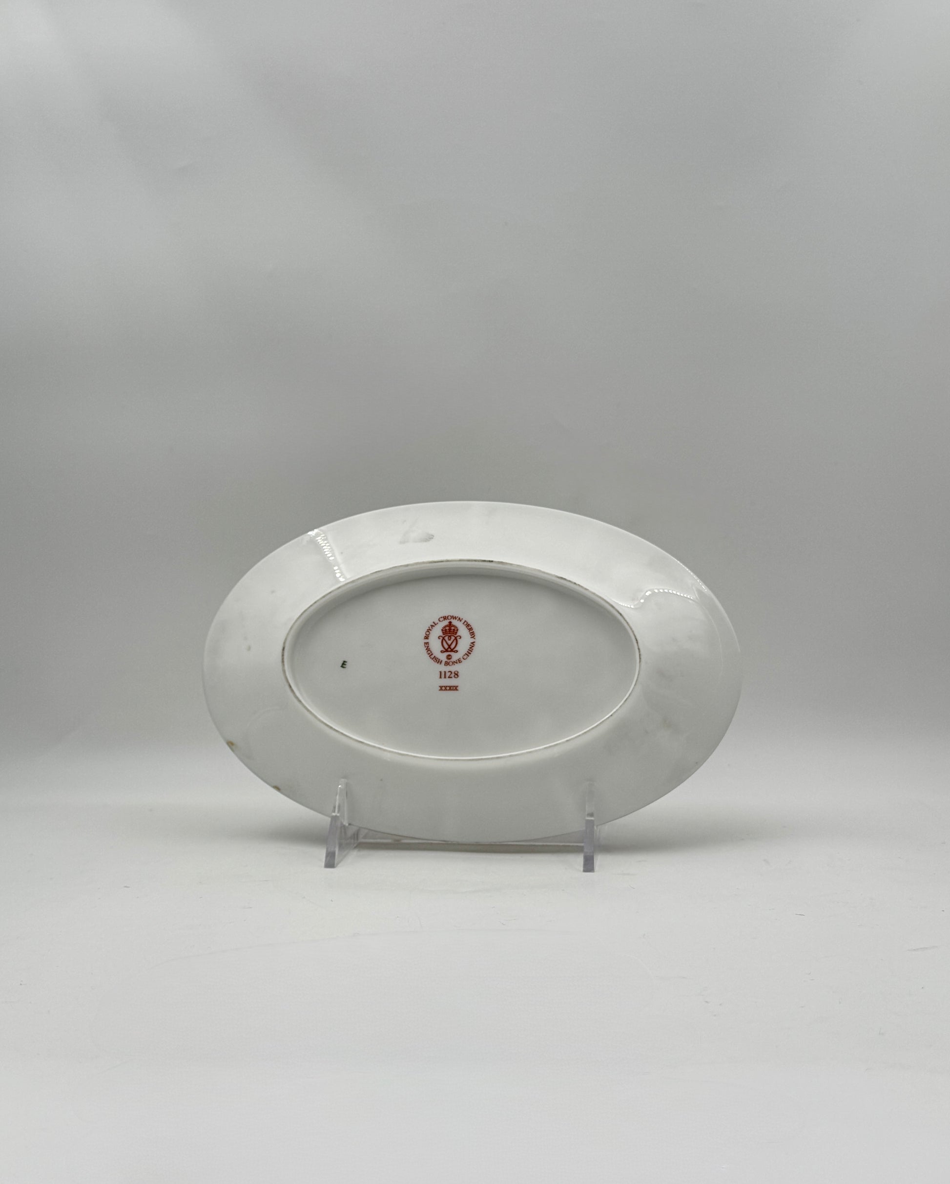 Royal Crown Derby Imari Style Oval Plate – England, Pattern 1128