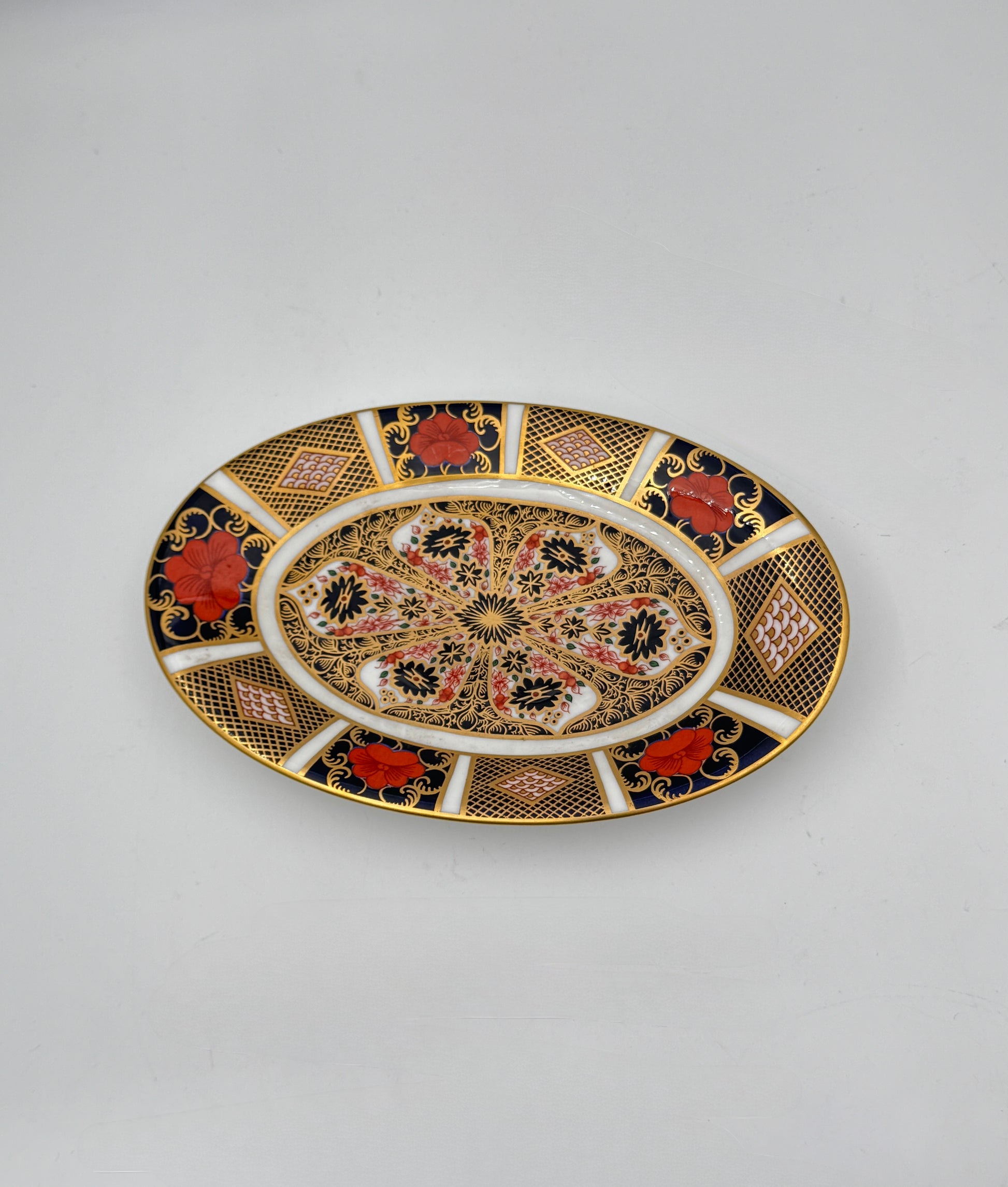 Royal Crown Derby Imari Style Oval Plate – England, Pattern 1128