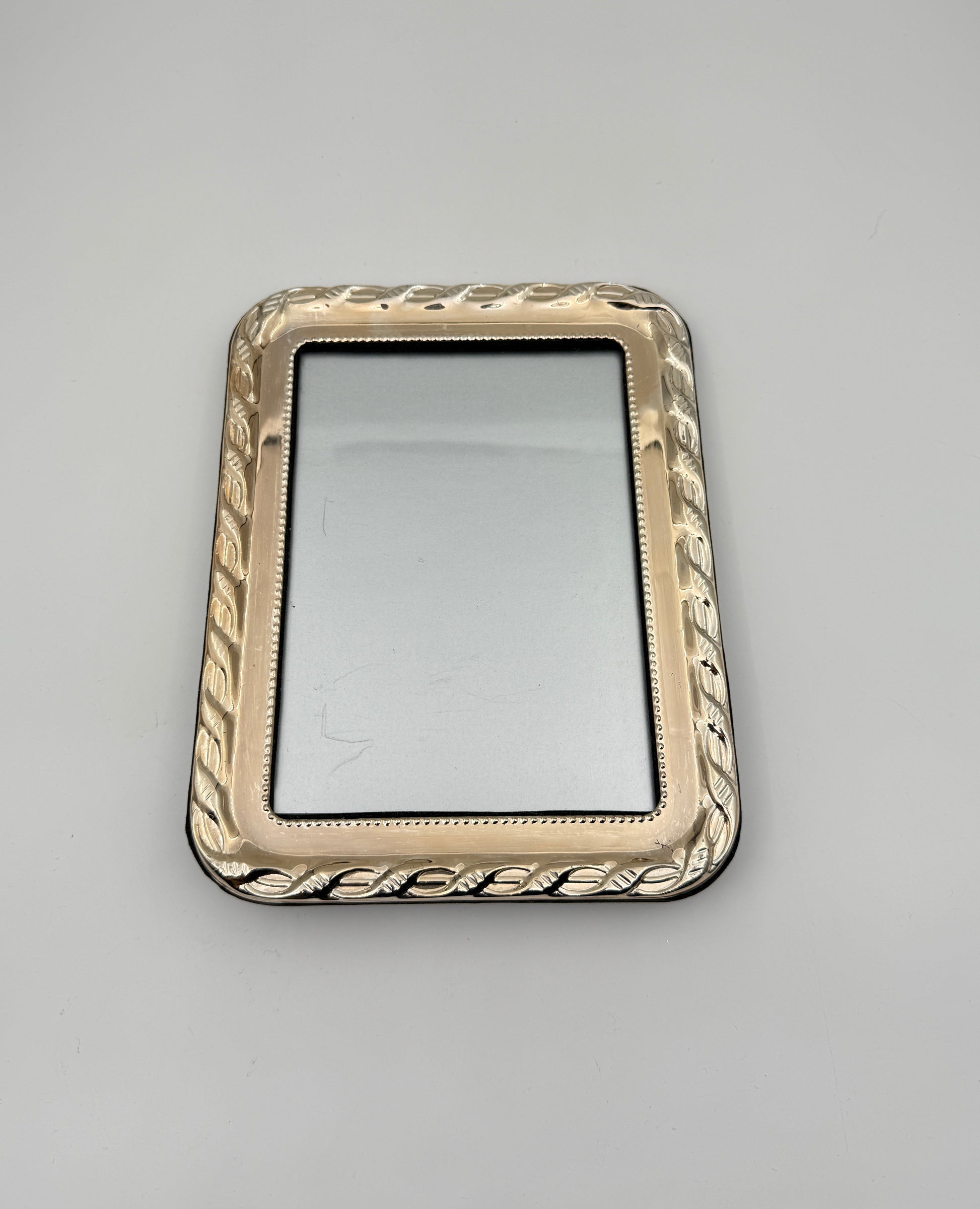 Silverplate Rope-Border Picture Frame – 5" x 7", Velvet Back