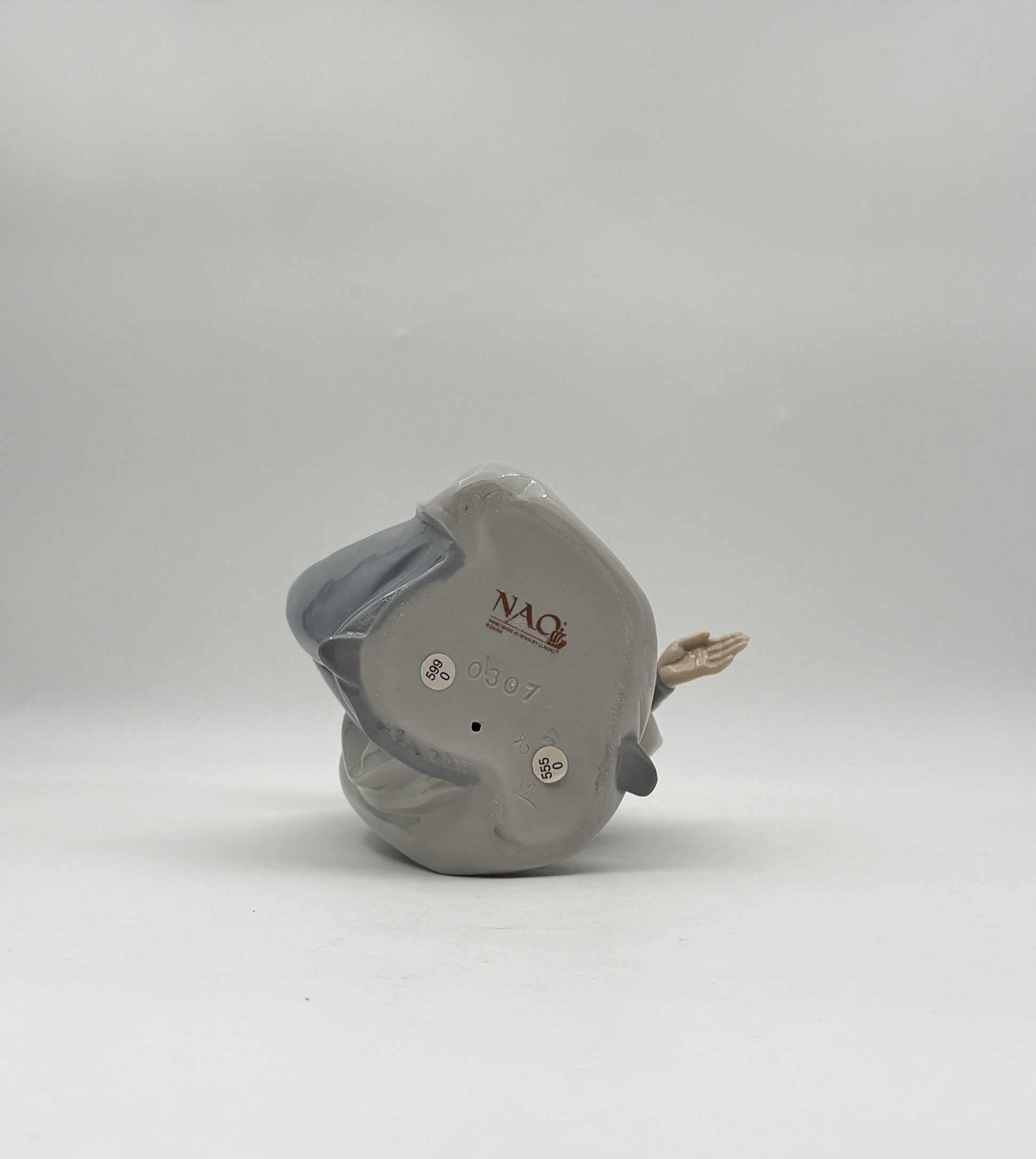 Lladro NAO “Virgin Mary” Porcelain Figurine – Soft Pastel Glaze, Spain