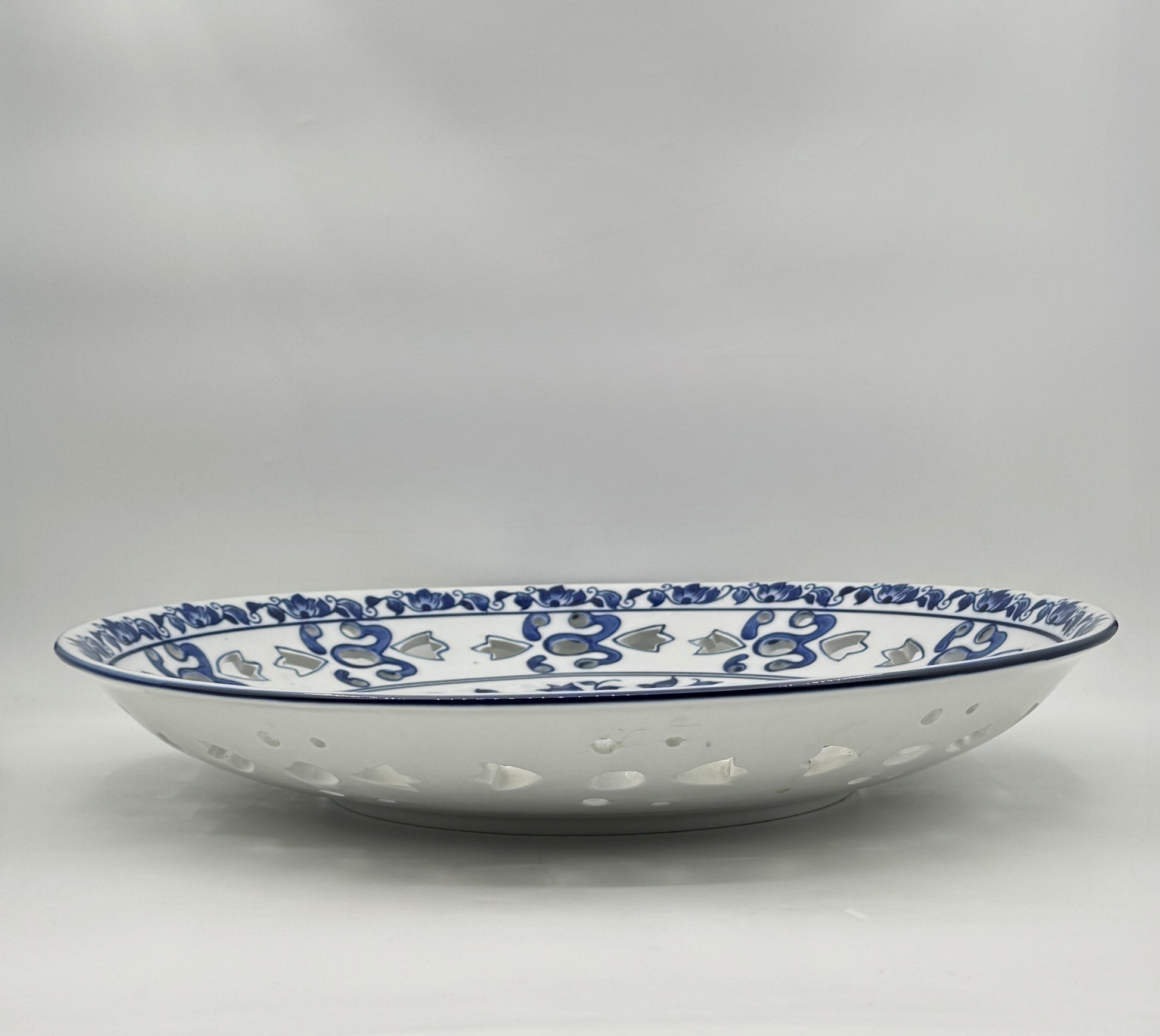 Chinese Blue & White Pierced Rim Platter Floral Medallion Porcelain