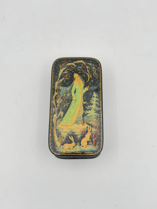 Russian Hand-Painted Lacquer Box – Traditional Fairy Tale Scene, Black & Gold Miniature Trinket Box