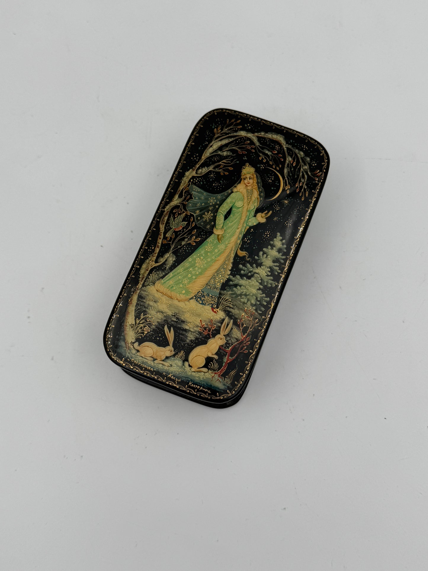 Russian Hand-Painted Lacquer Box – Traditional Fairy Tale Scene, Black & Gold Miniature Trinket Box