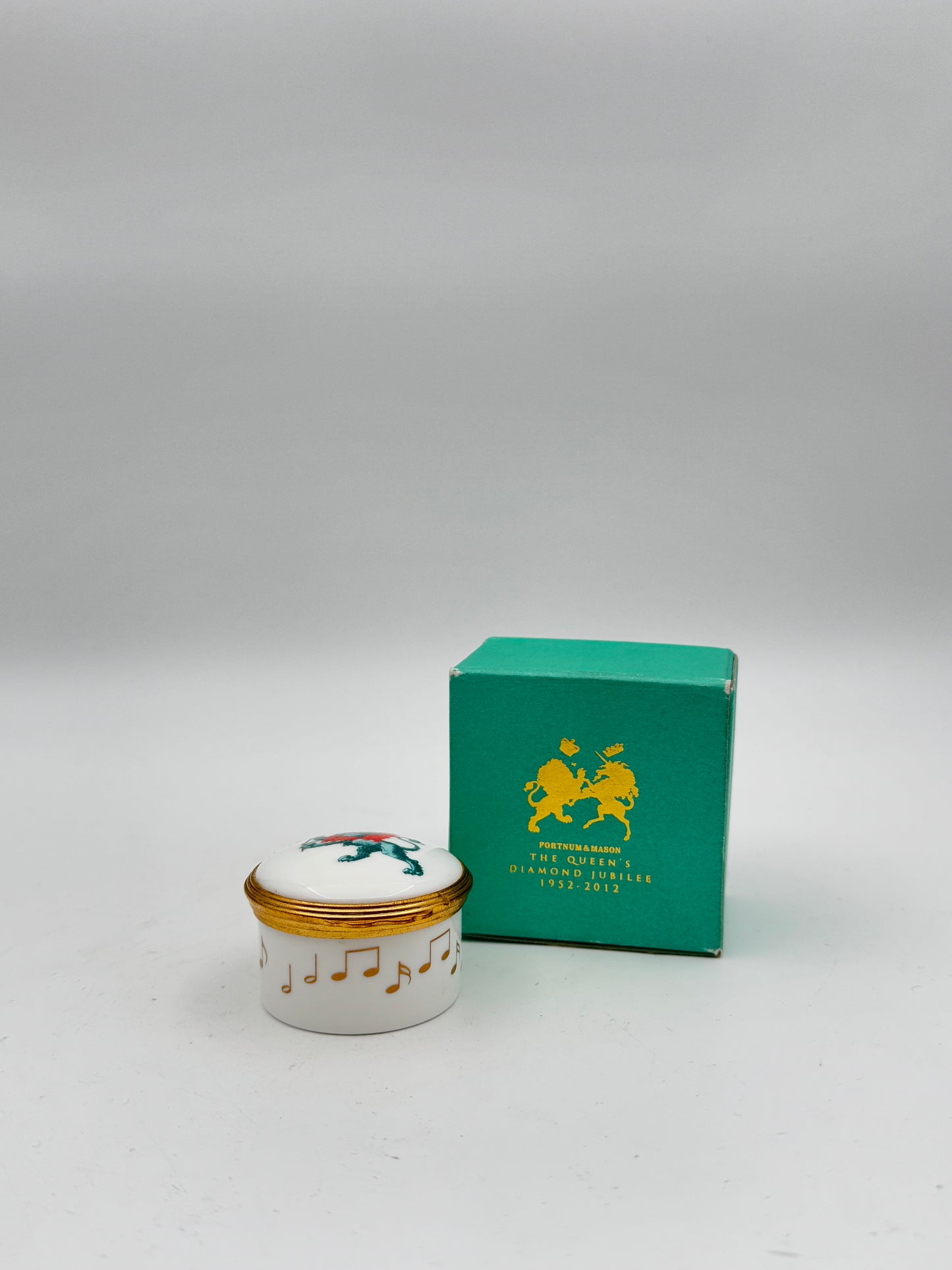 Fortnum & Mason Queen’s Diamond Jubilee Fine Bone China Trinket Box – Limited Edition Collectible