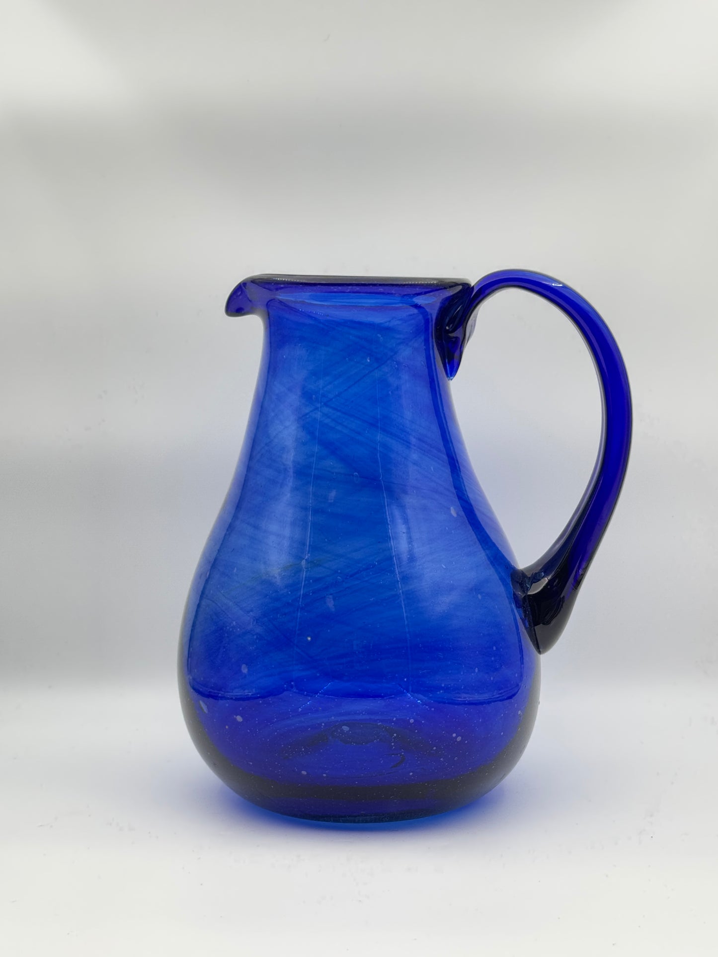 Hand-Blown Cobalt Blue Glass Pitcher – Elegant Art Glass Water Jug