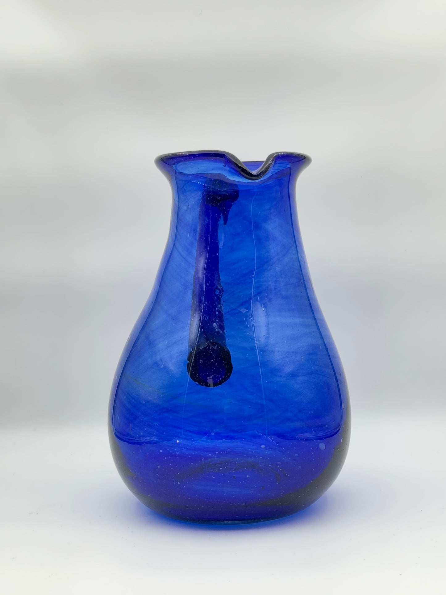 Hand-Blown Cobalt Blue Glass Pitcher – Elegant Art Glass Water Jug