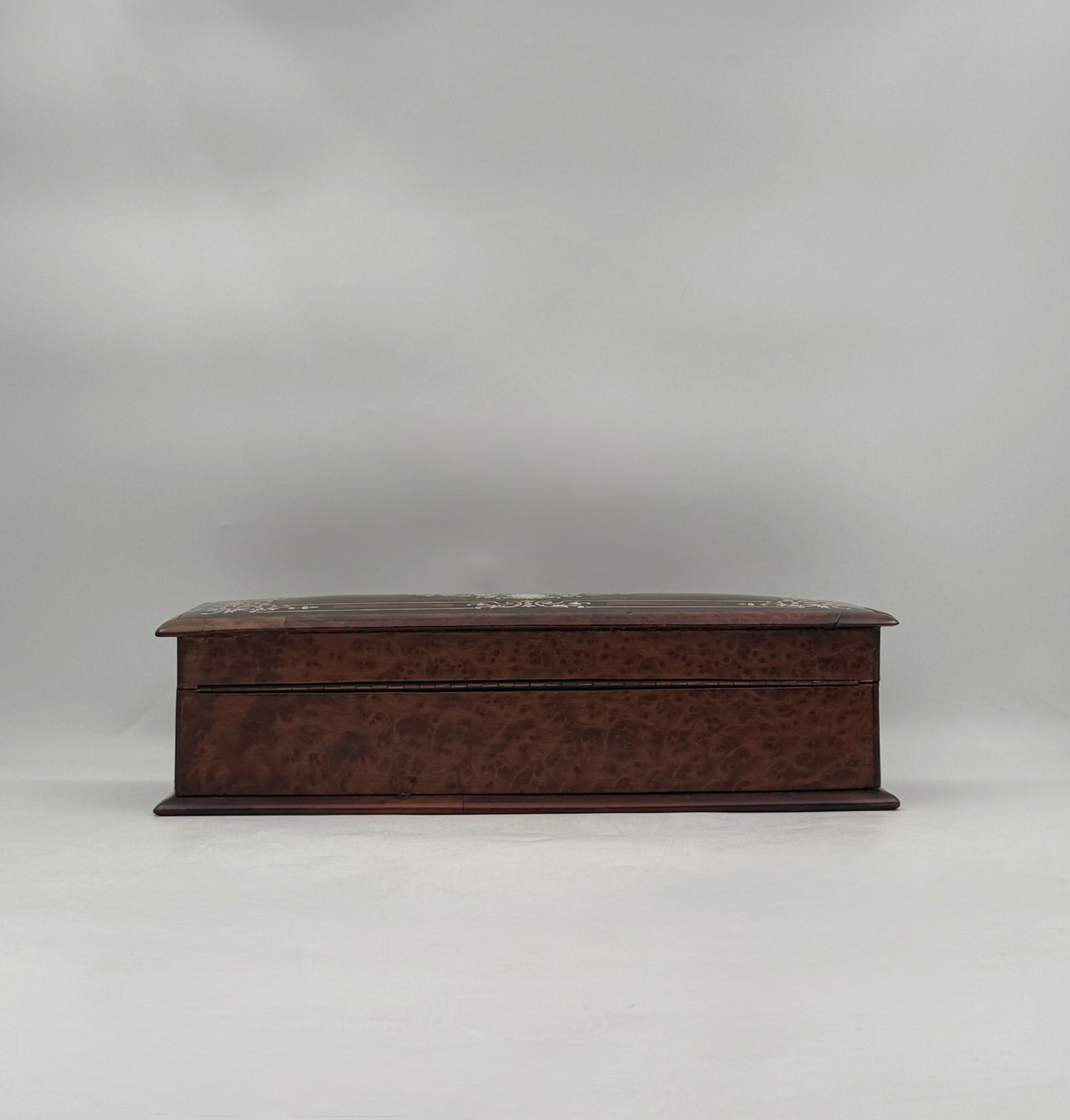 Late 19th‑Century Marquetry Inlaid Wooden Box – Elegant Antique Décor
