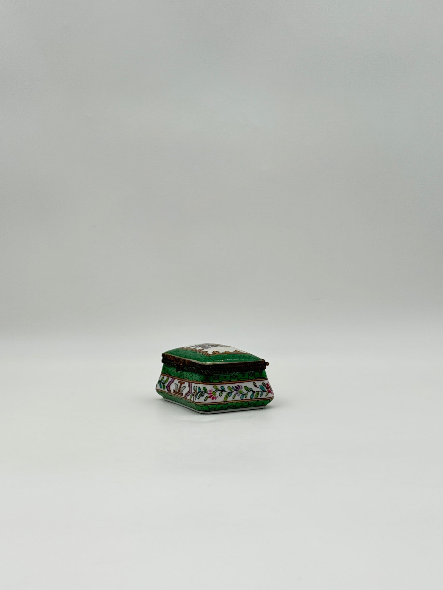 Samson Paris Hand-Painted Porcelain Trinket Box w Gilt Mounts, c. 1900