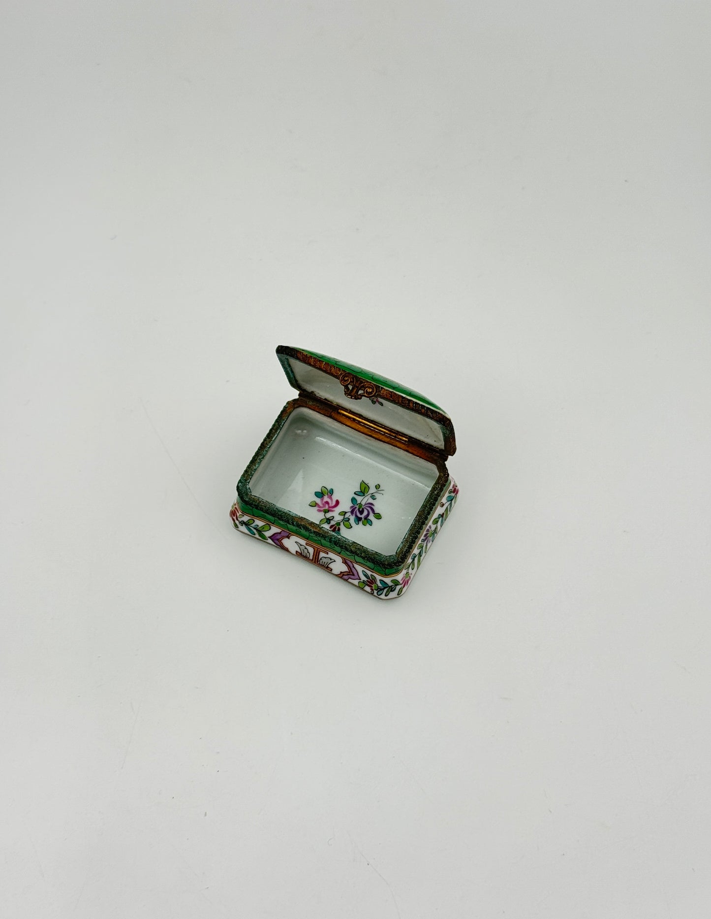 Samson Paris Hand-Painted Porcelain Trinket Box w Gilt Mounts, c. 1900