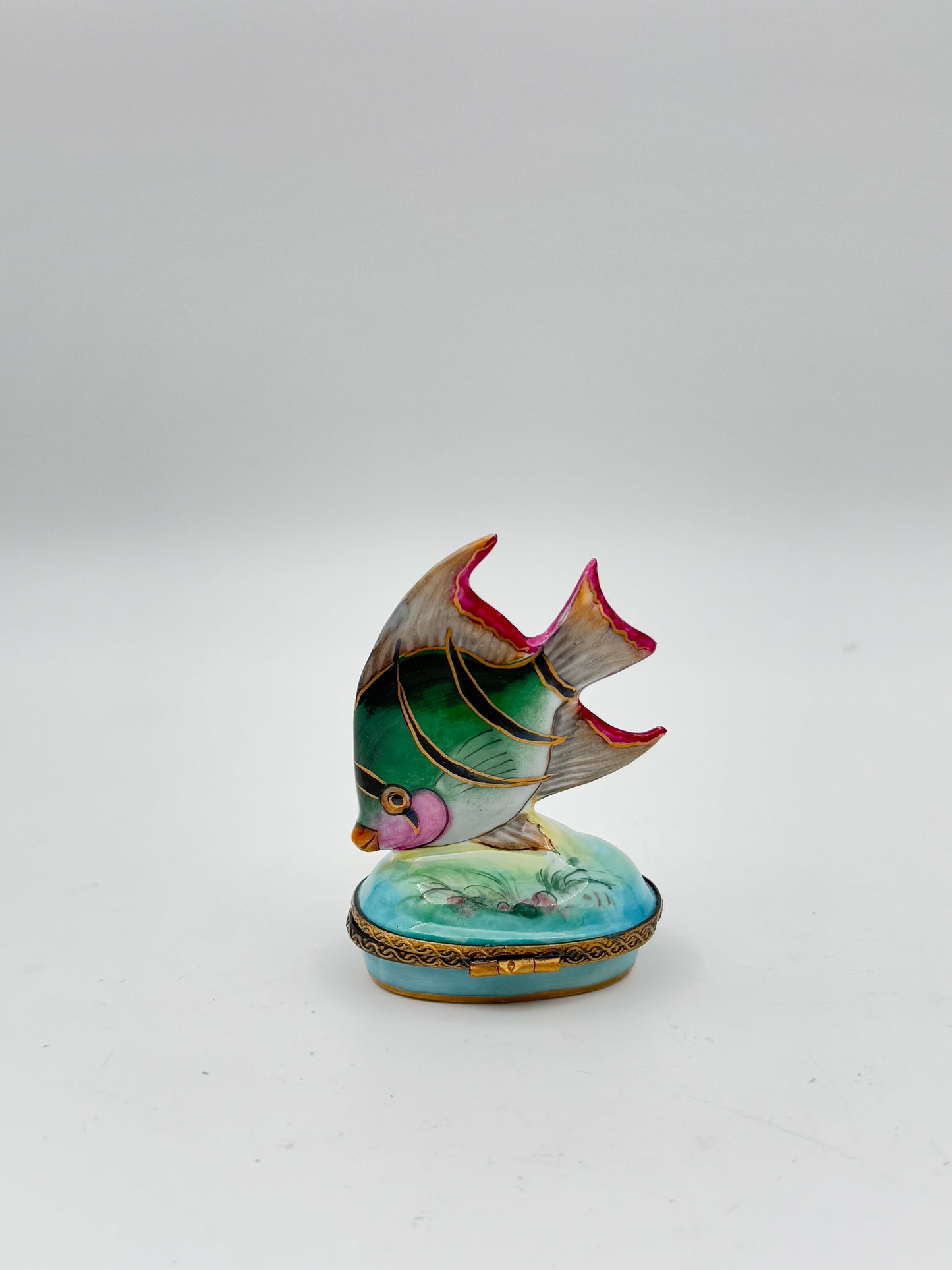 Authentic Hand-Painted Limoges France Porcelain Trinket Box – Tropical Fish Figurine with Ornate Clasp & Hidden Seaweed Design