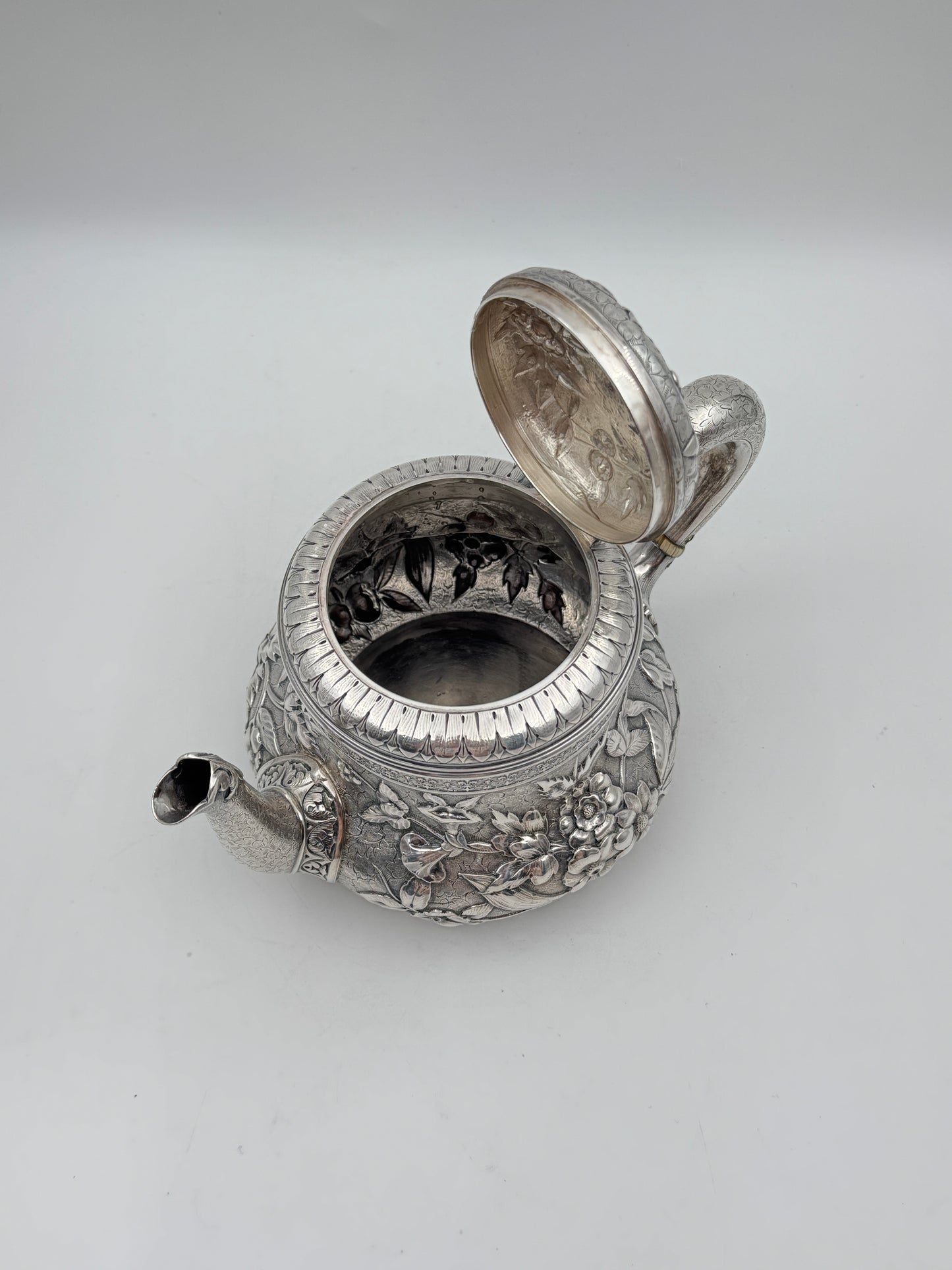 Dominick & Haff Sterling Silver Repoussé Coffee & Tea Service – Dated 1881