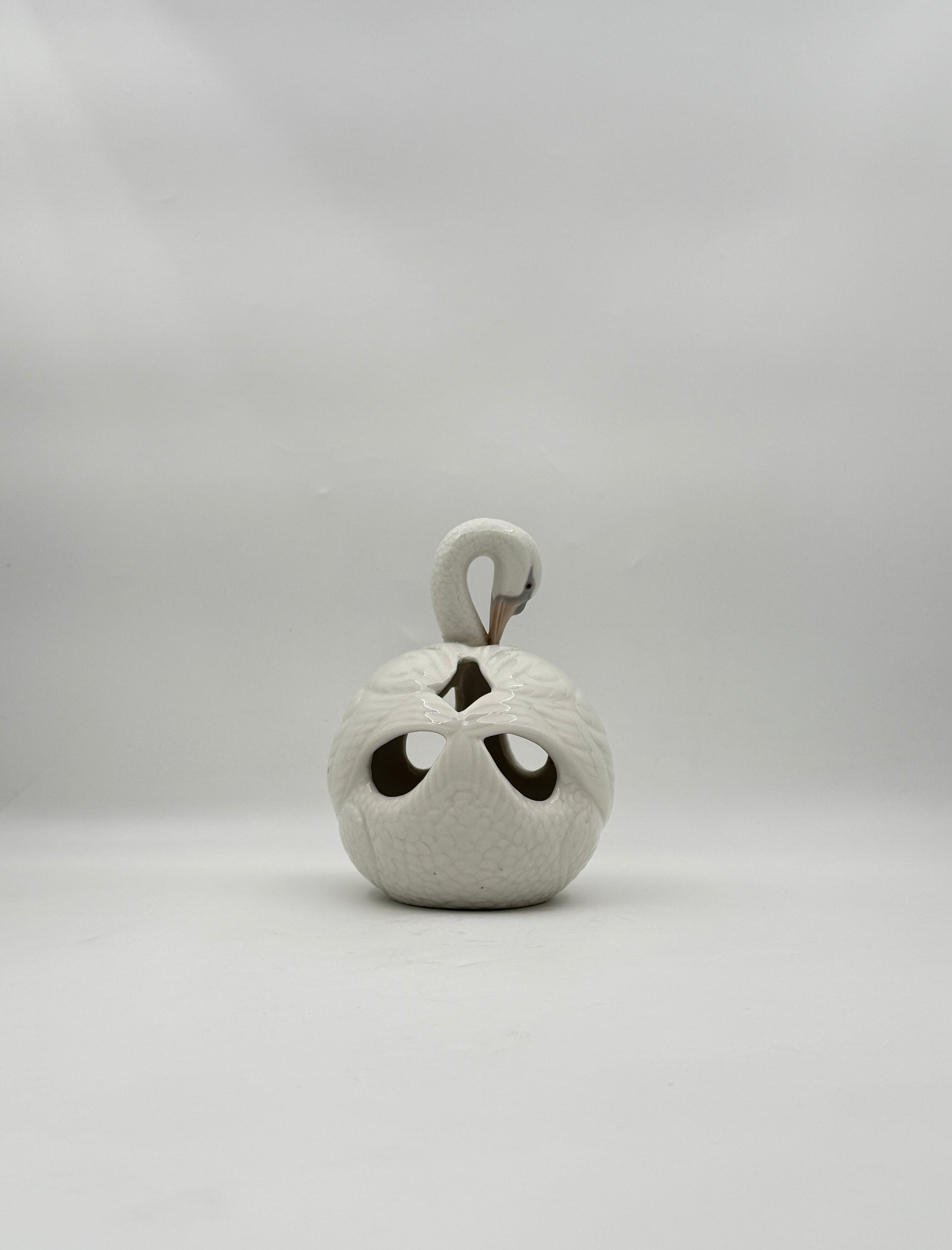 LLADRO Porcelain Swan Vase White Gloss Finish Elegant Decor Arts