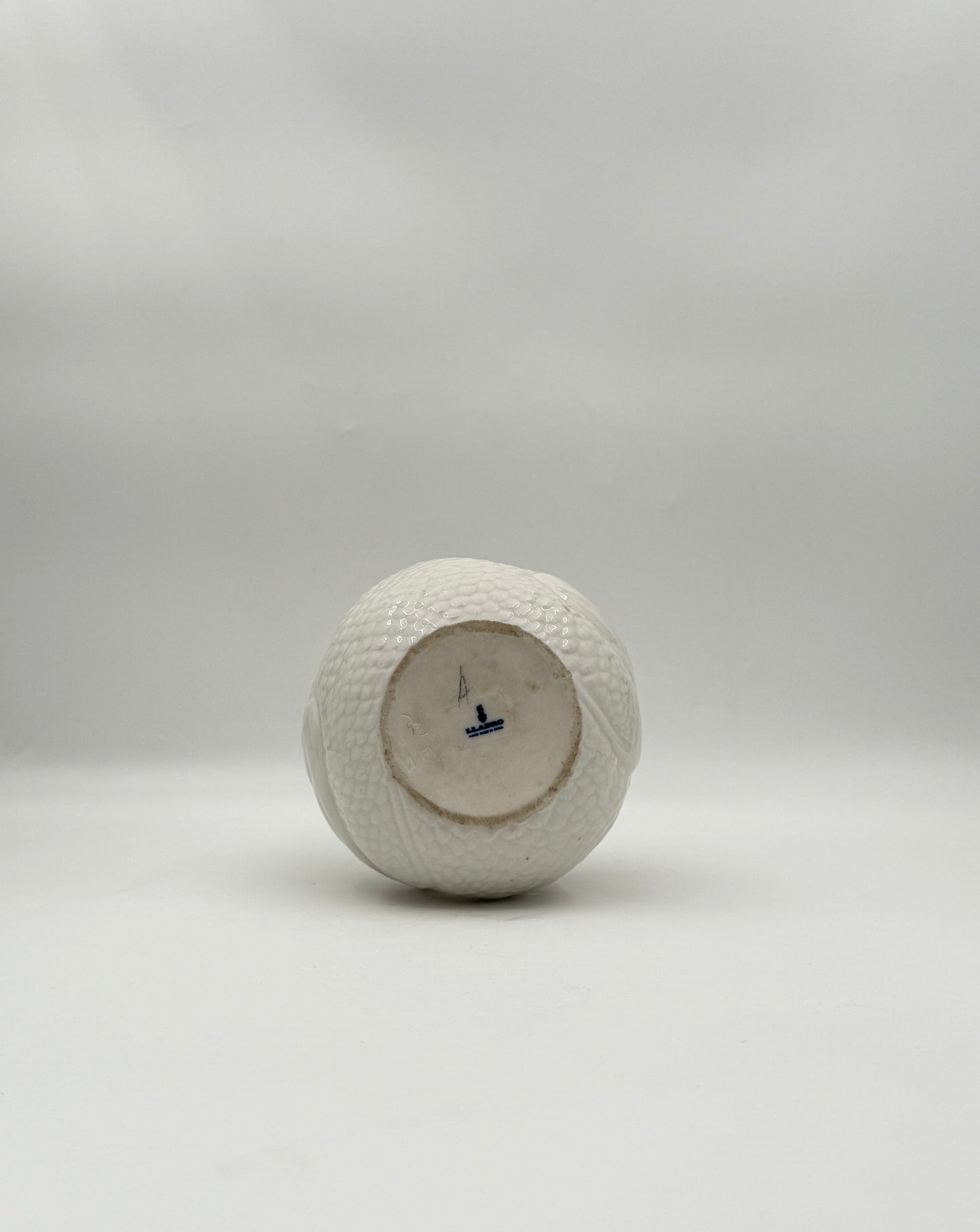 LLADRO Porcelain Swan Vase White Gloss Finish Elegant Decor Arts