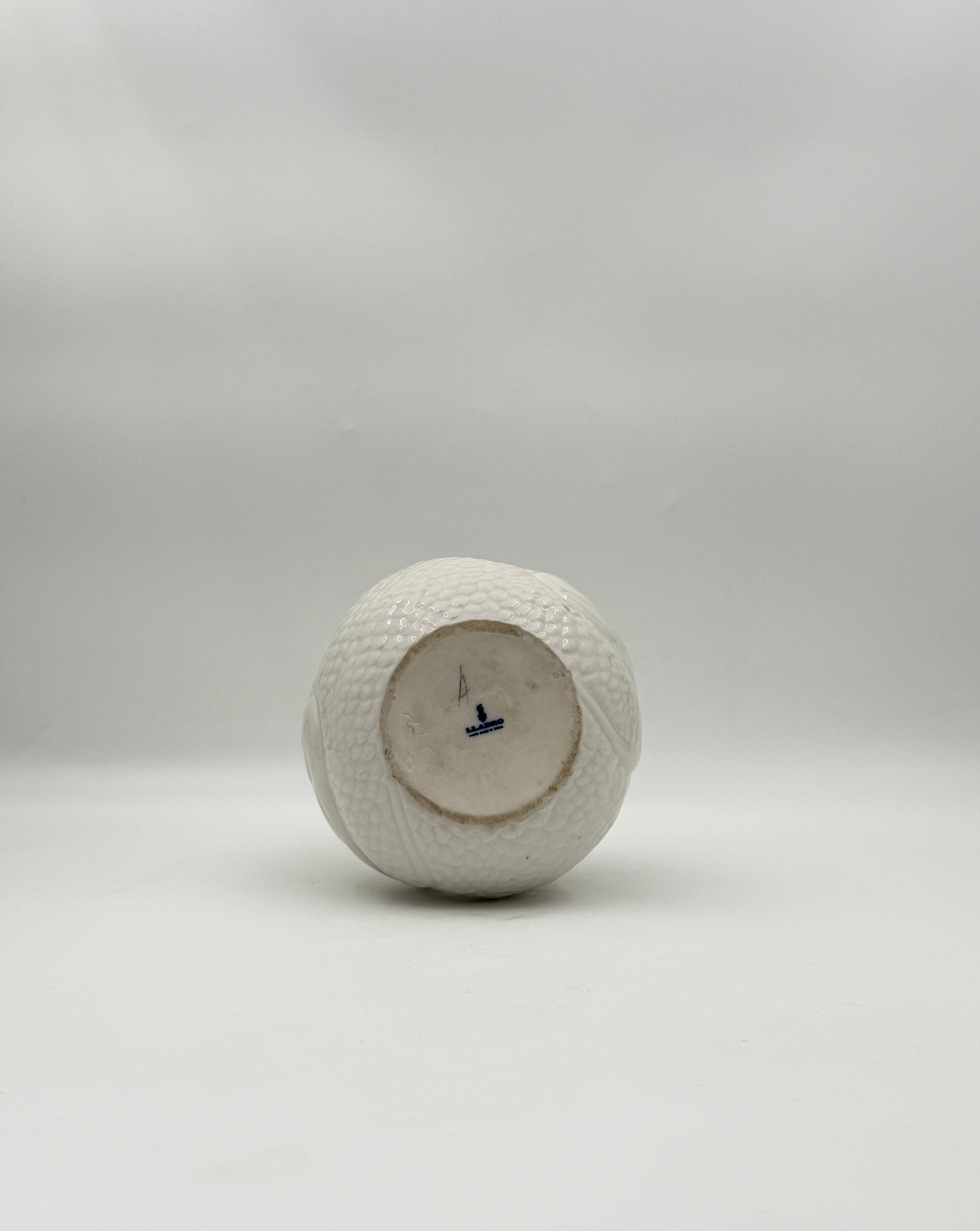 LLADRO Porcelain Swan Vase White Gloss Finish Elegant Decor Arts