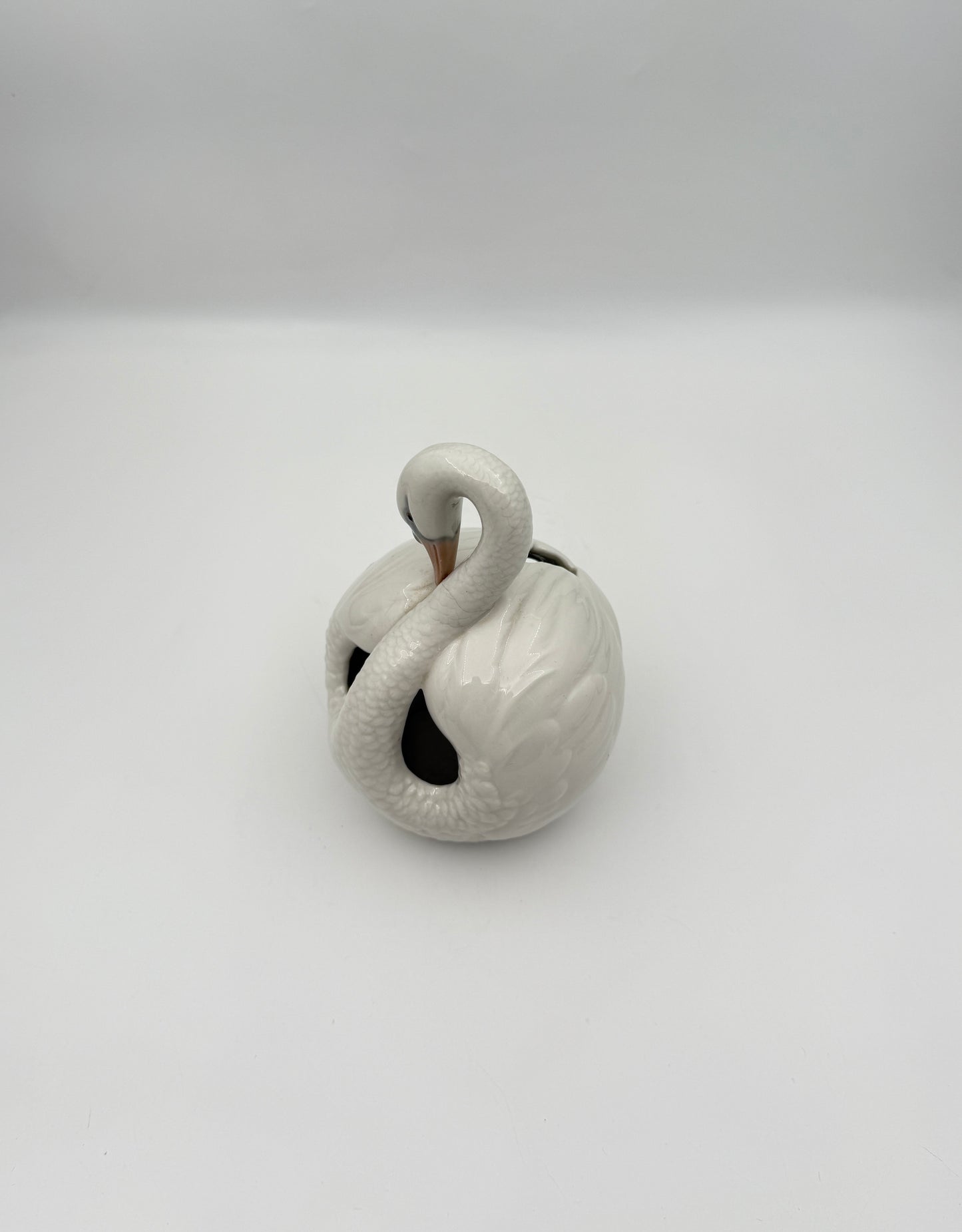 LLADRO Porcelain Swan Vase White Gloss Finish Elegant Decor Arts