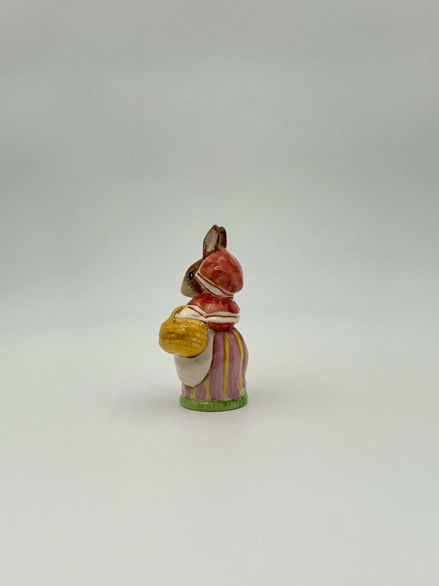 Beatrix Potter Beswick Figurine – Mrs. Rabbit with Basket, England