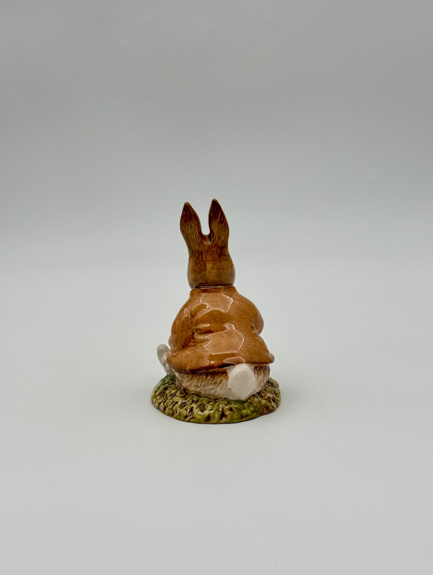 Beatrix Potter "Benjamin Bunny Sat on a Bank" Figurine – Beswick England
