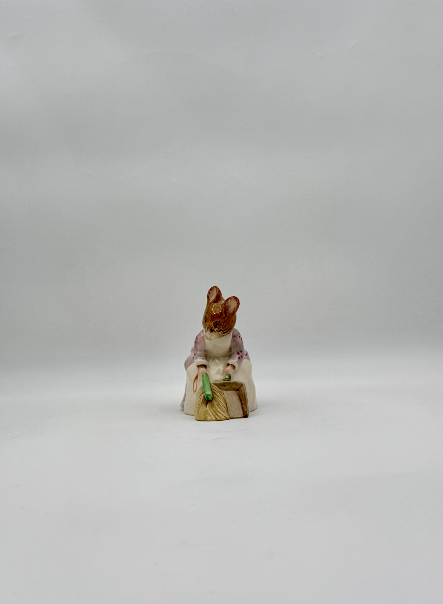 Beatrix Potter – Royal Albert – Hunca Munca Sweeping Figurine, England